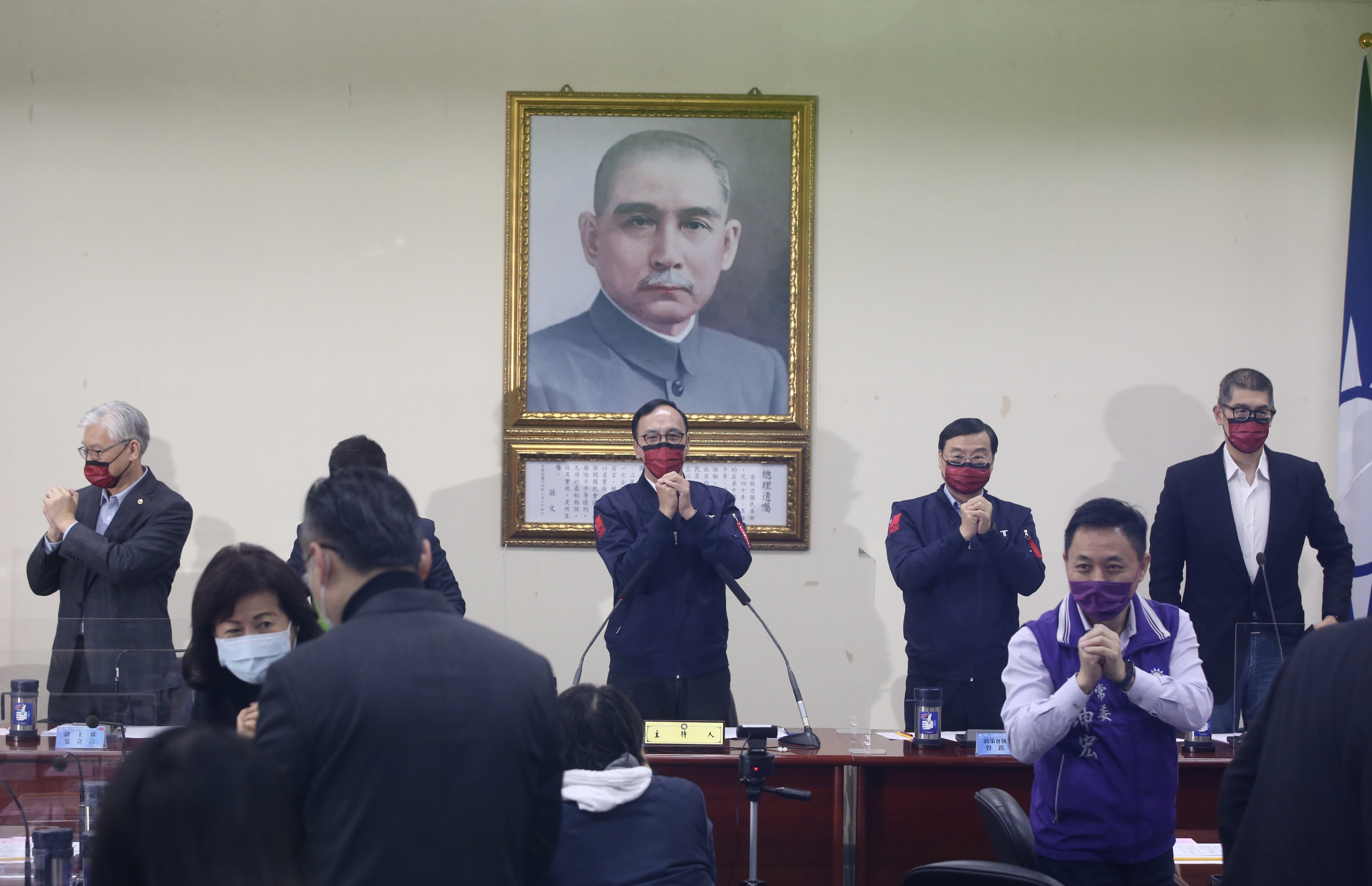 國民黨今召開中常會，主席朱立倫對於年底九合一大選將親自審核建議提名人選及策進輔選工作。