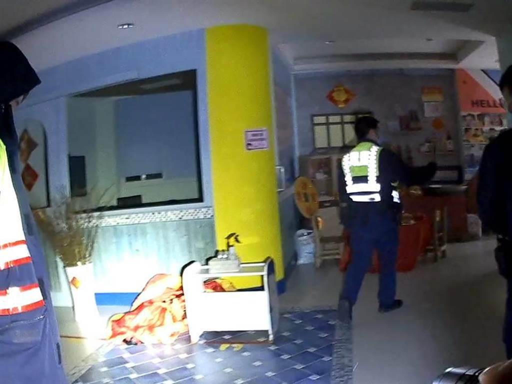 桃園1名男子今日凌晨私騙幼兒園行竊遭逮。（翻攝畫面）