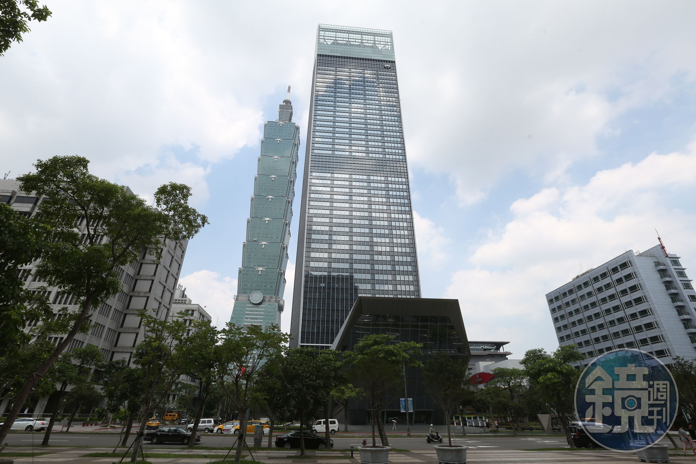 針對板橋確診者在北市信義區上班，北市府呼籲該確診者職場的南山廣場大樓7,000人快去篩檢。（本刊資料照）