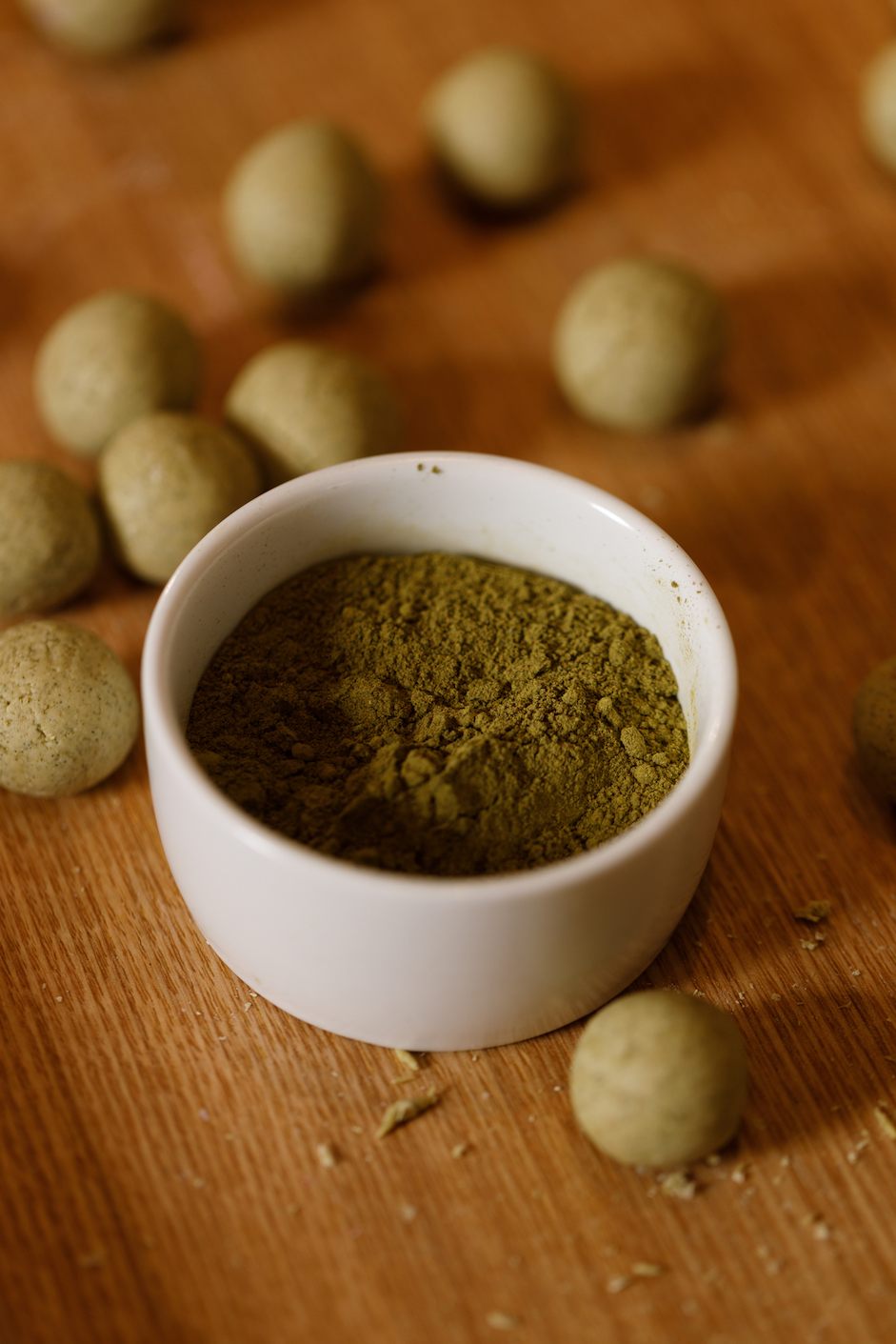 和入礁溪綠茶粉的糯米糰有獨特清香。