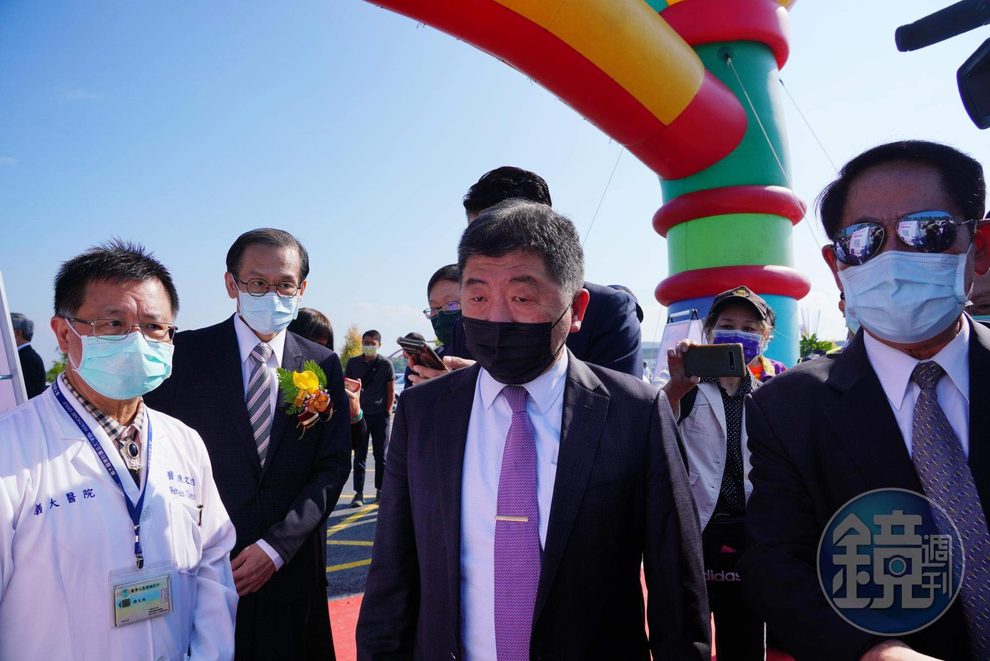 陳時中（中）被認為是民進黨推派出來參選台北市長的第一人選。（本刊資料照）