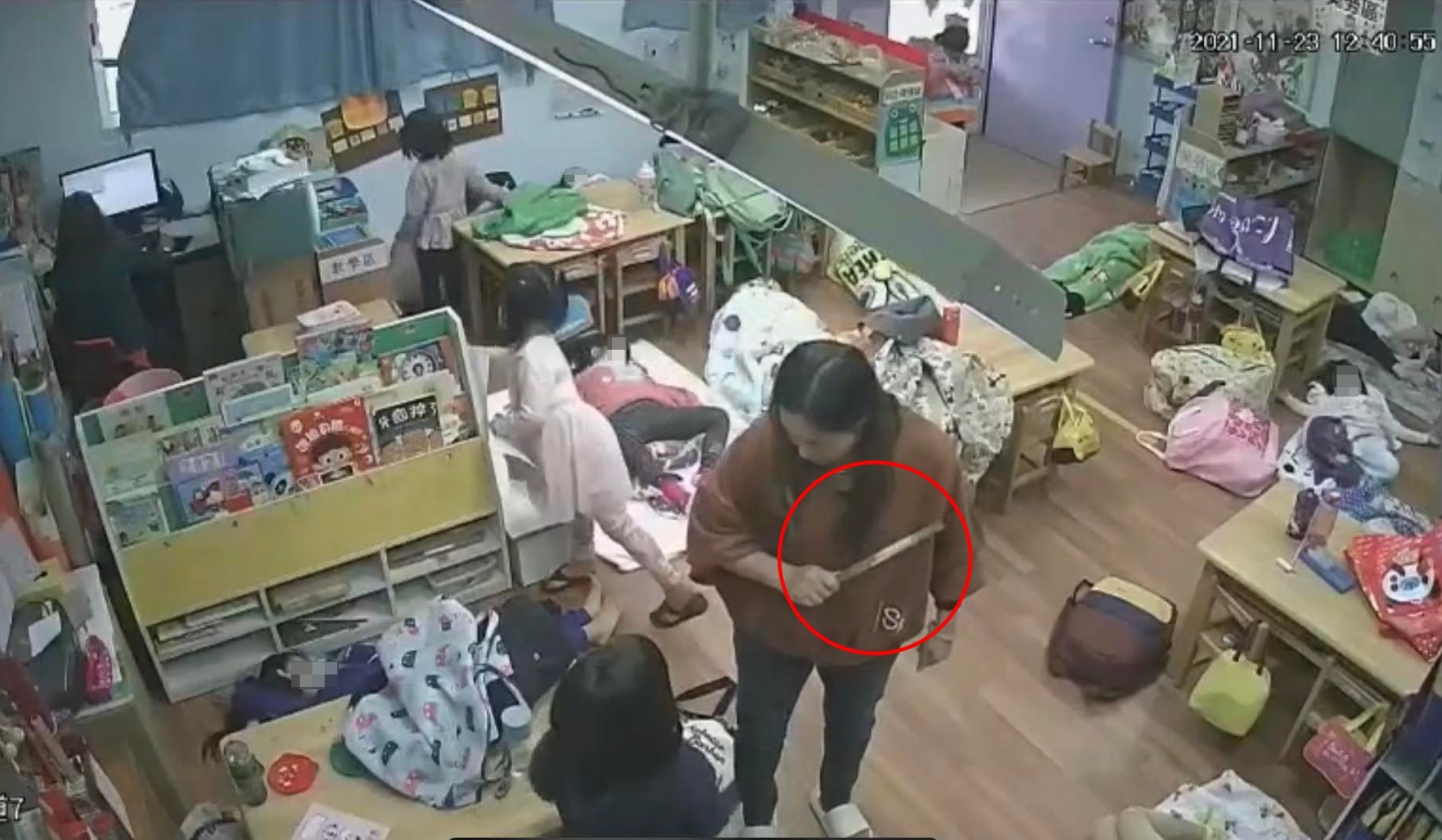 雲林縣麥寮鄉立幼兒園驚傳2名老師拿鐵尺體罰幼童，案經園長上報教育局，竟有議員及鄉代表施壓，體罰的老師想要復職，通報的園長反遭撤職，引發議論。（讀者提供）