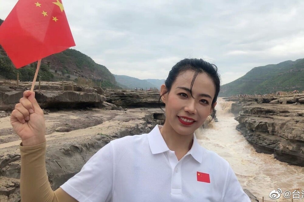 近期轉往中國發展的特技演員陳竹音,在社群媒體宣稱要放棄台灣戶籍與健保,並著手申請入籍中國。(翻攝自陳竹音微博)