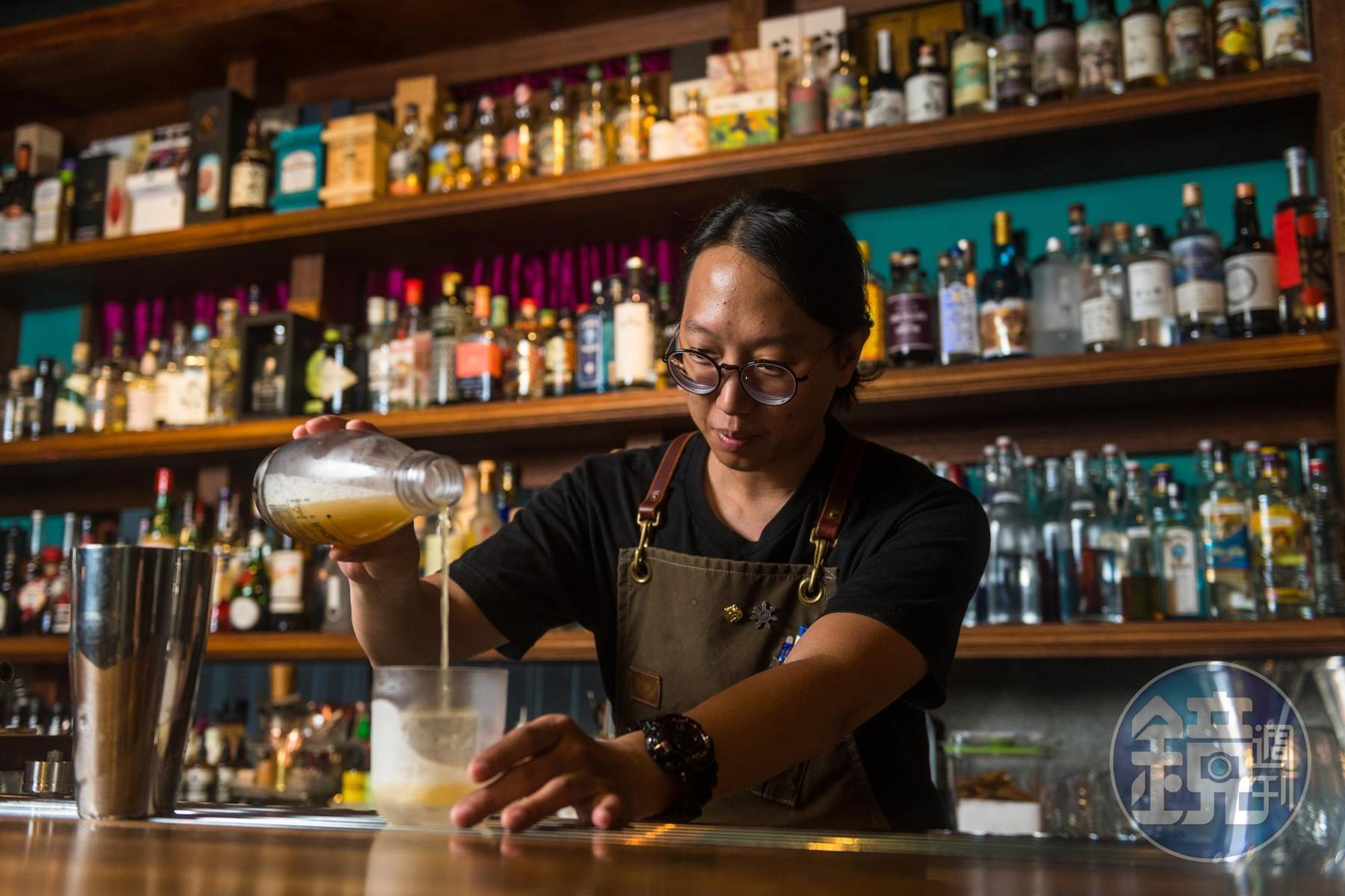 台南Bar Home高水準的調酒,讓每晚總是一位難求。