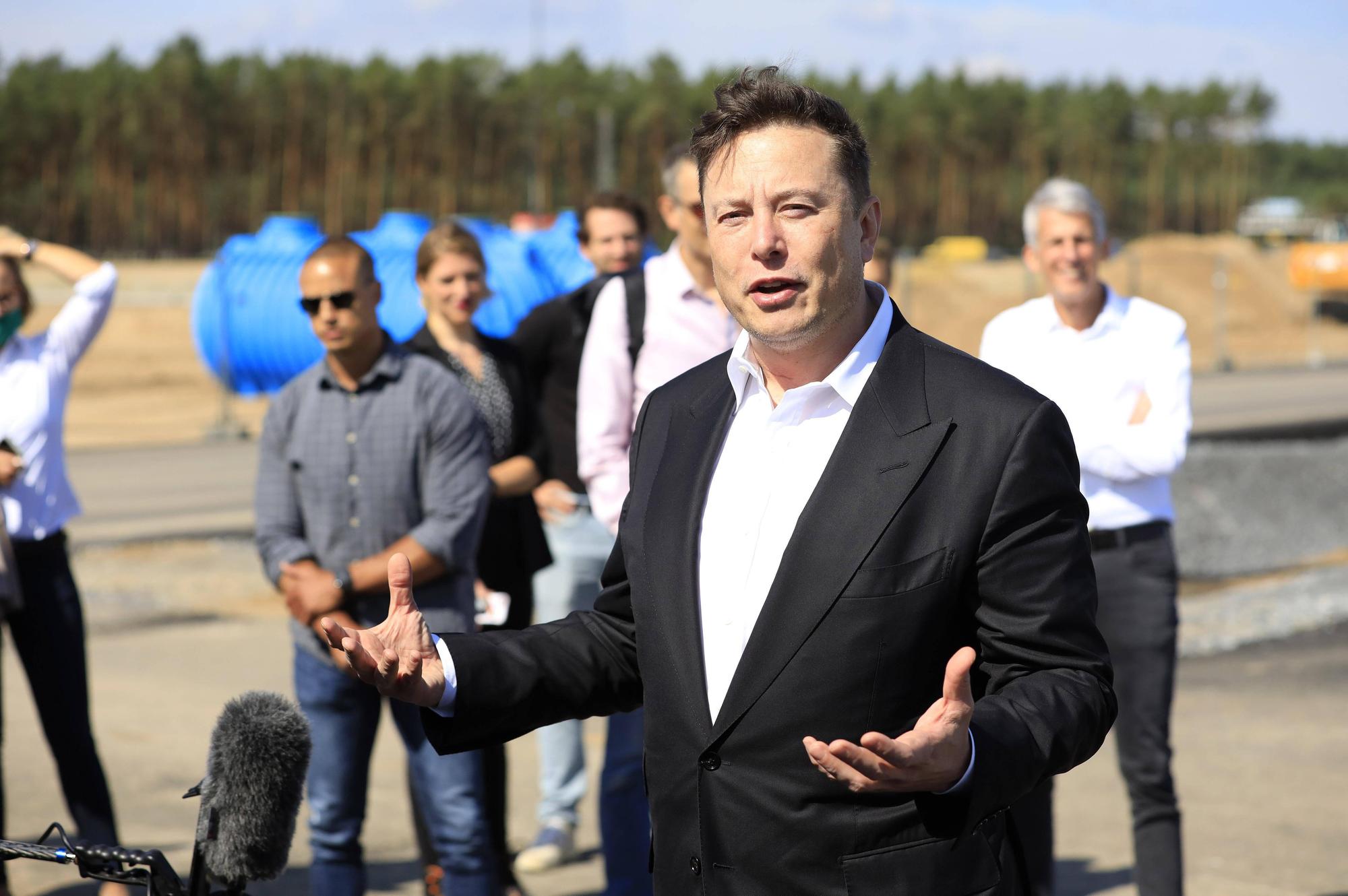 SpaceX最近頻頻傳出負面新聞，讓首富馬斯克臉上無光。（東方IC）