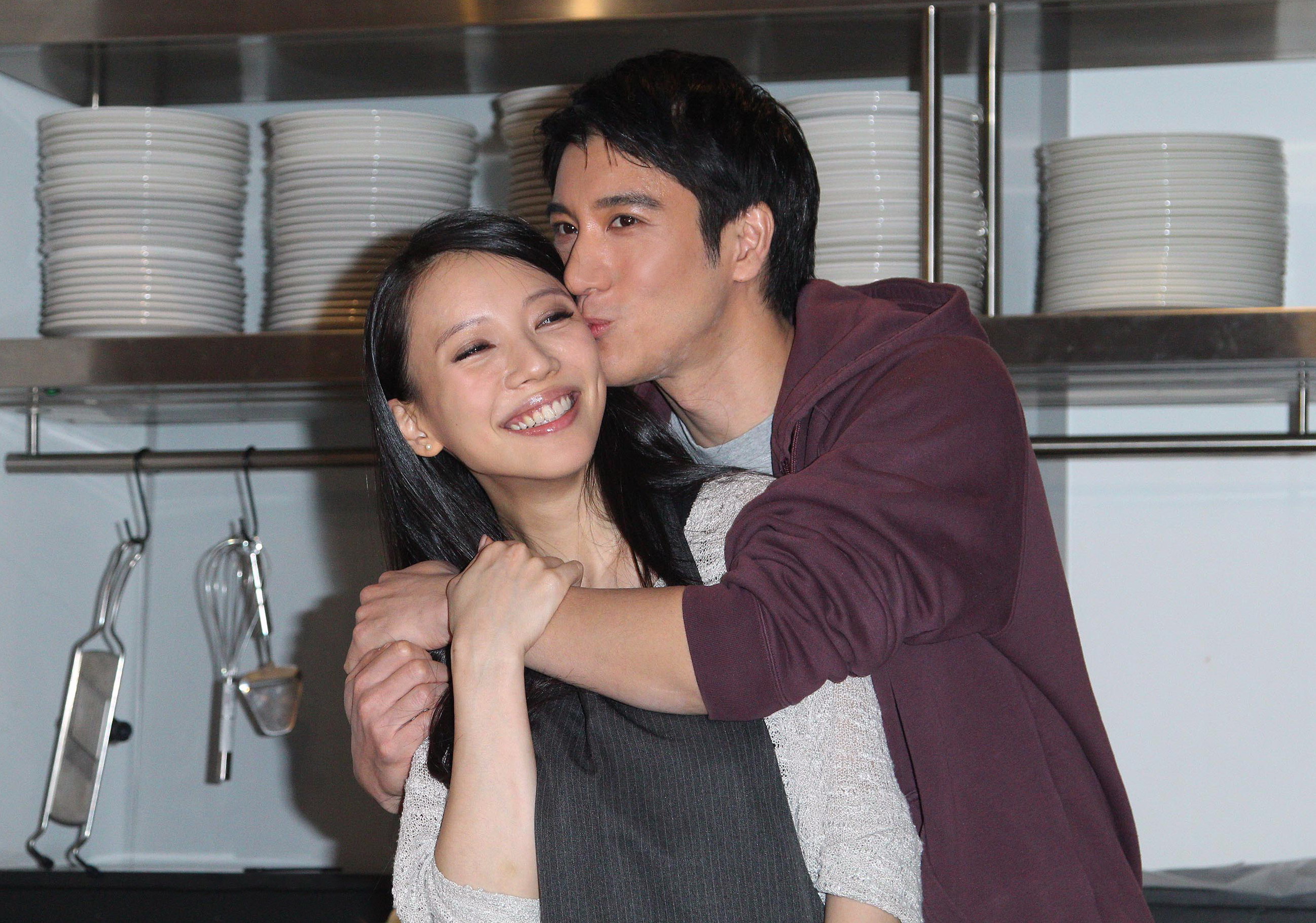 農曆春節休戰一時後，王力宏（右）與李靚蕾（左）這對怨偶的暗潮洶湧再度浮上檯面。（東方IC）