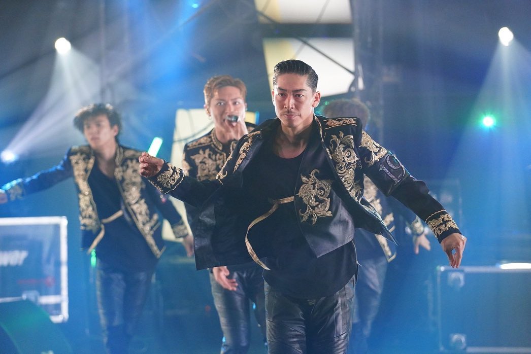 AKIRA(右)近來忙著籌備放浪兄弟演唱會,透露接下來也有許多工作安排。(翻攝自AKIRA Instagram)