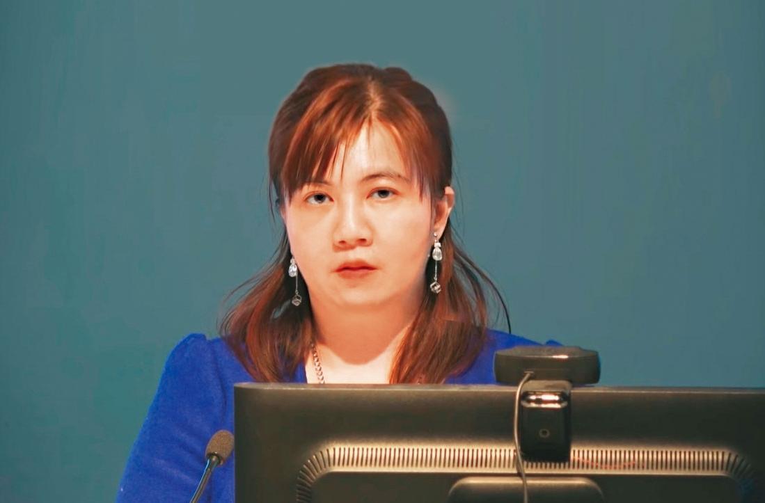 苗栗地院法官周靜妮(圖)辦案怠惰,遭評鑑建議拔官,又爆出逾50件家暴保護令未及時處理及長期曠職。(翻攝Jin Chin YouTube)