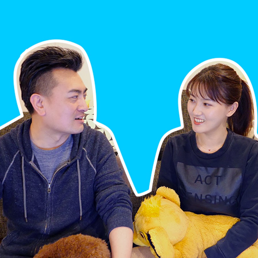 老高(左)與小茉(右)的YouTube頻道經營3年,訂閱破400萬人,總播放量破10億次。(翻攝自老高與小茉頻道)