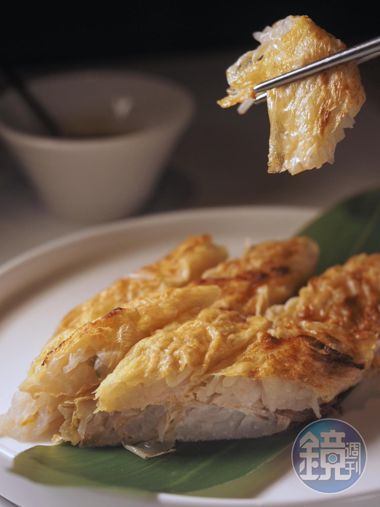 「豆衣魚」豆皮焦香不燥,銀芽脆嫩不洩,雖是簡單素菜,卻吃得出細節。(480元/份)