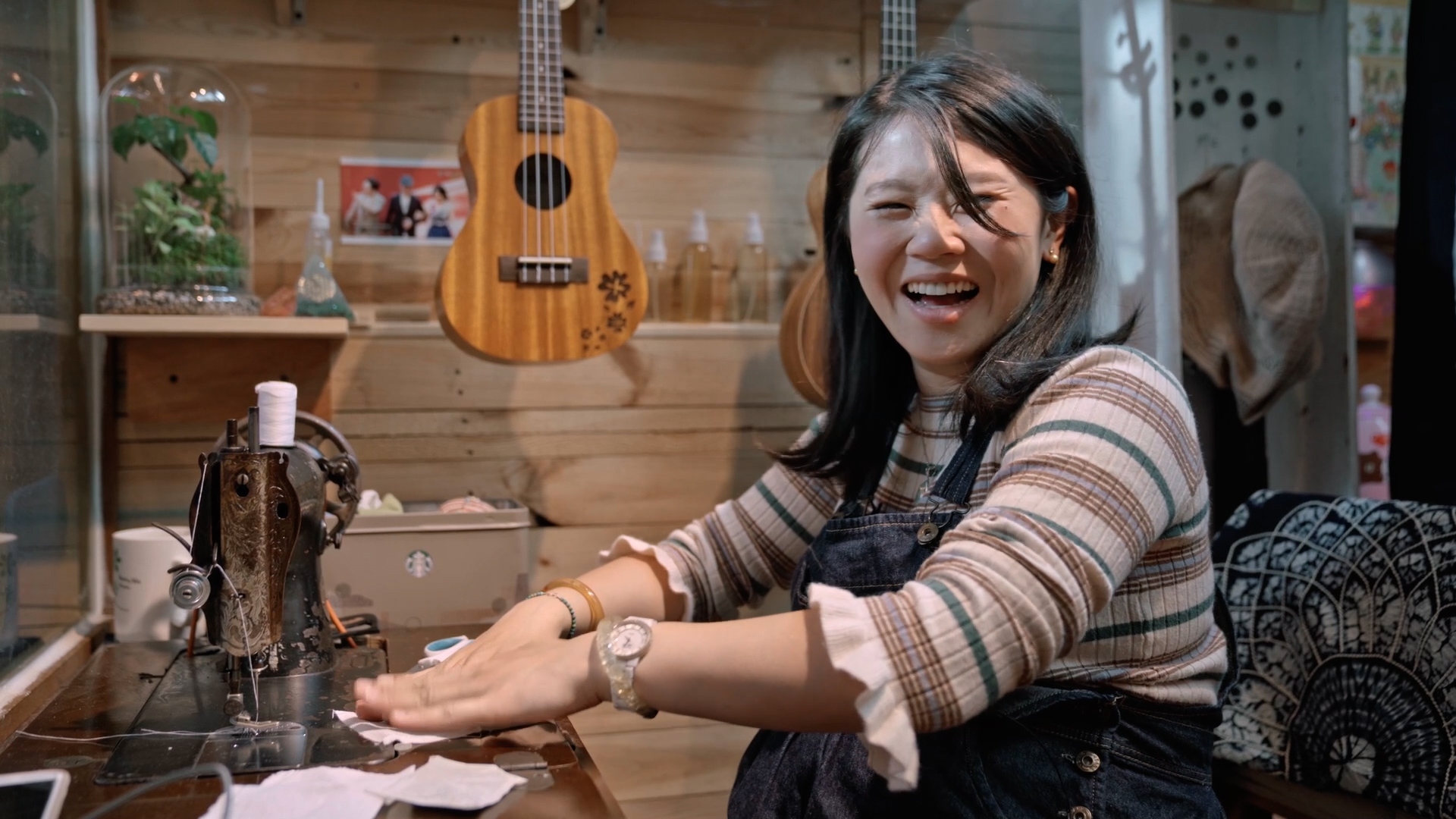 《愛別離苦》有6組人物故事交錯進行，每組素材多寡不均，圖為創作歌手鈺渟。（後場音像提供）