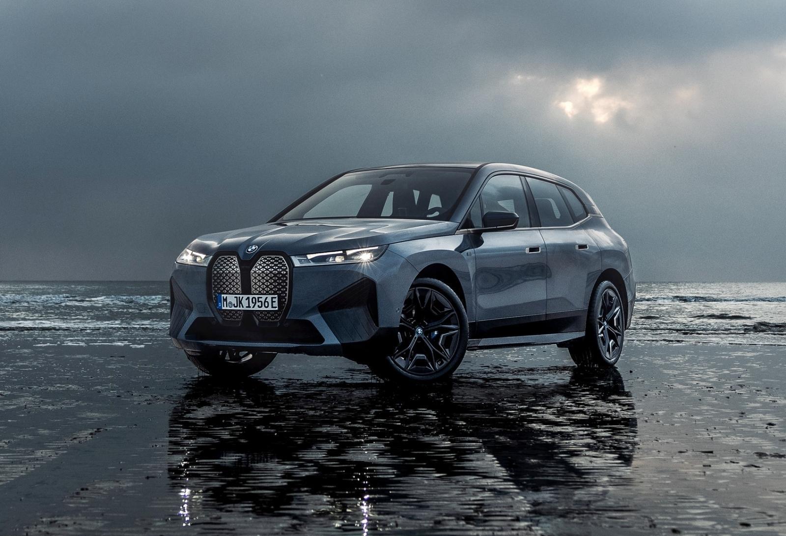 BMW總代理汎德以風馳電掣之姿，導入具備純正M血統的豪華純電旗艦休旅 — iX M60，預售價為新台幣620萬元起，邀請車迷們一同狂飆腎上腺素。