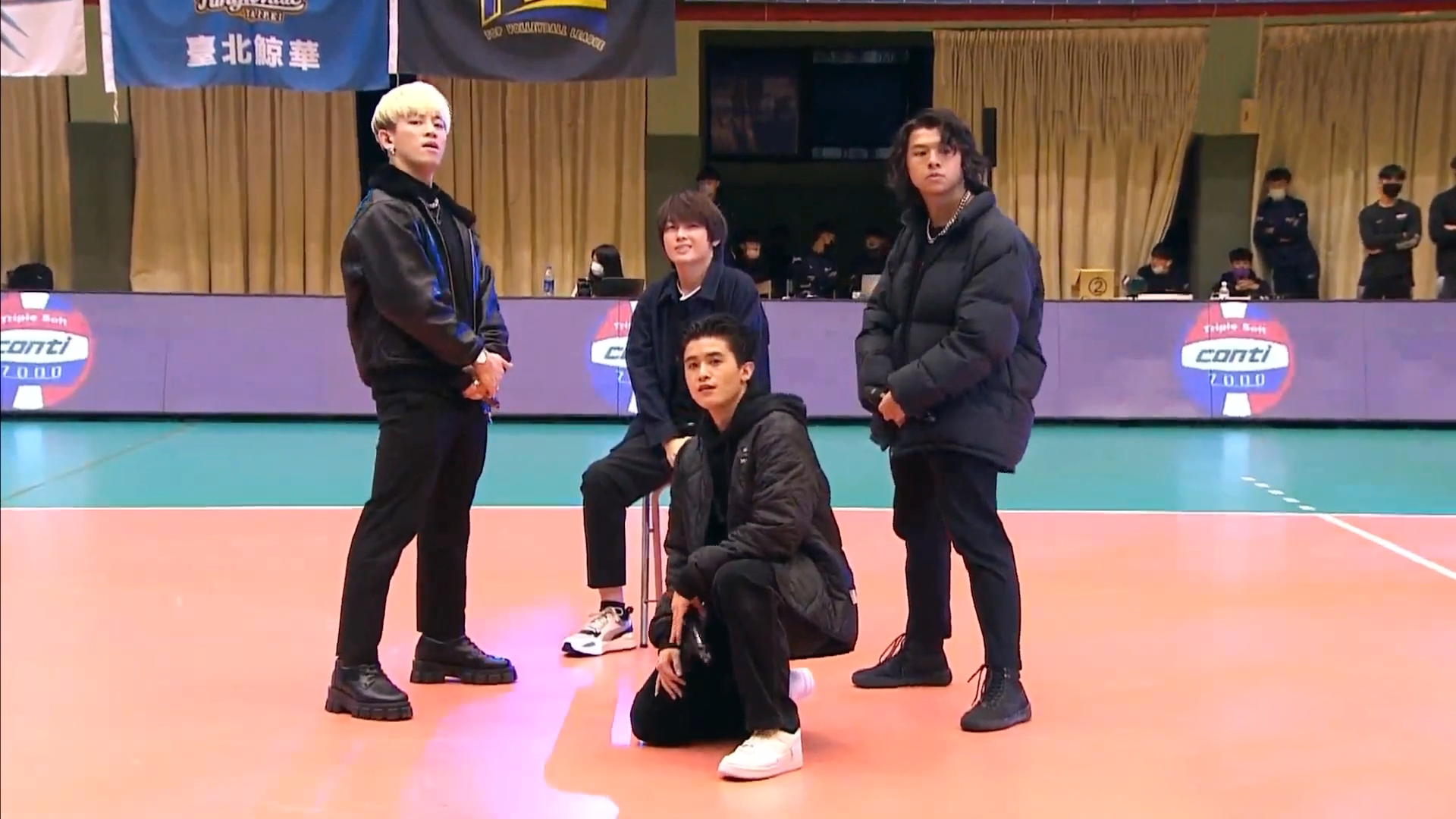 男團B.T.O.D的主唱張龍於膝蓋進行手術之後，首次公開與團員們演出。（寬寬整合行銷提供）