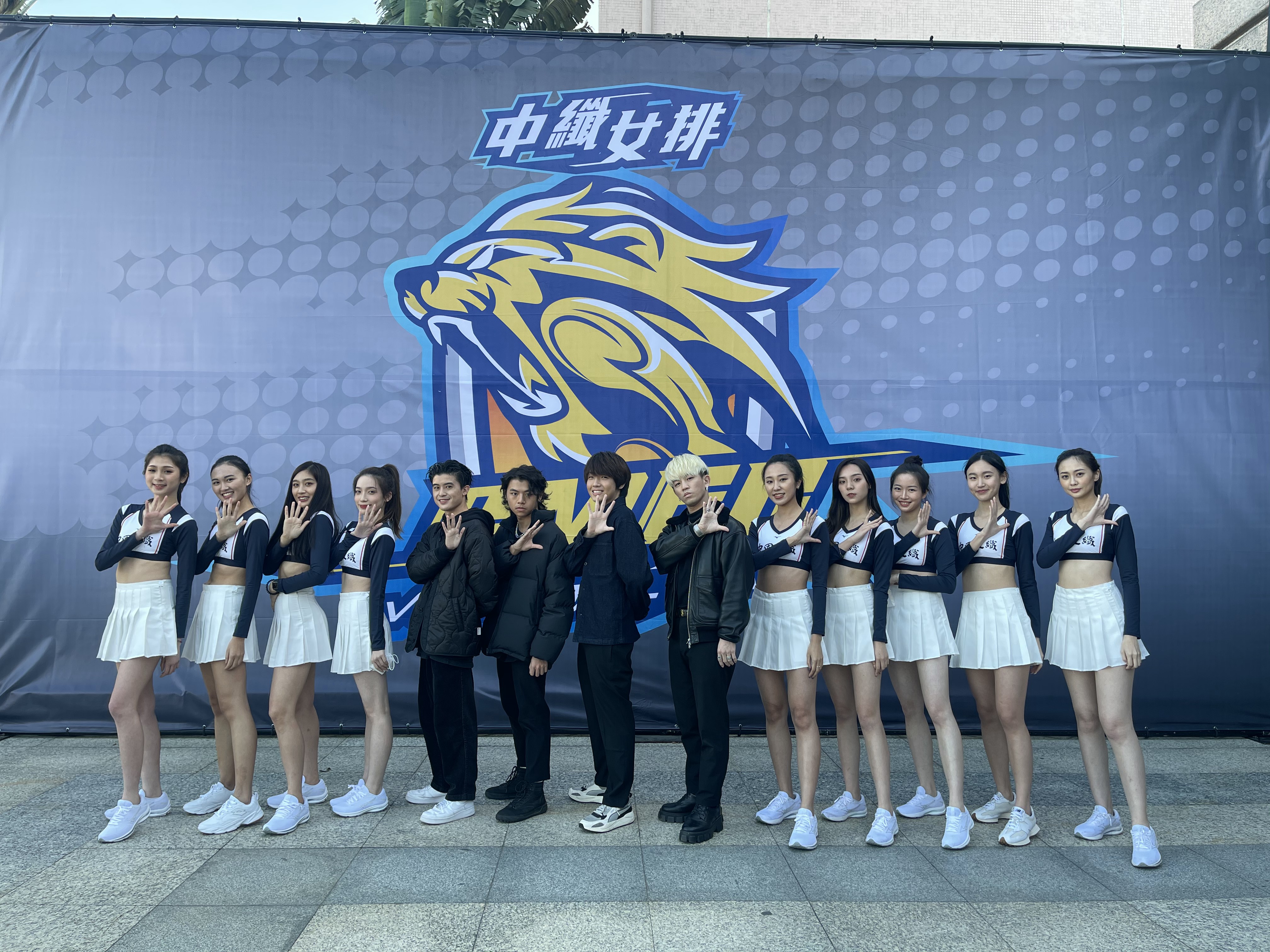 男團B.T.O.D日前為中纖女排獻上開場演出。(寬寬整合行銷提供)