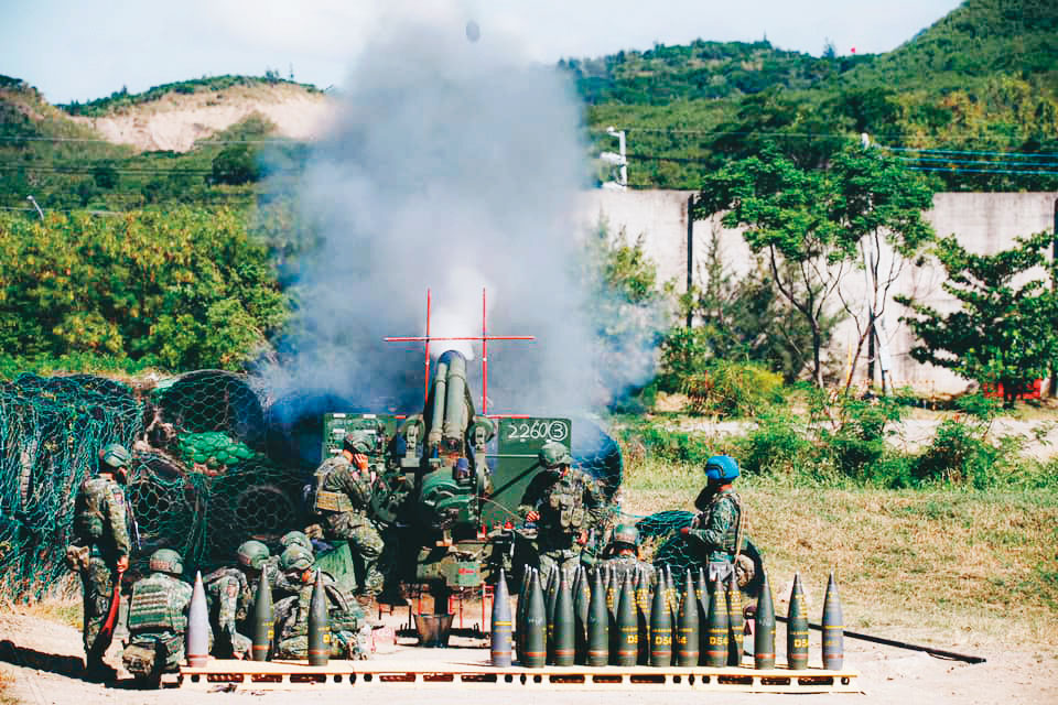 烏克蘭的旁邊有俄羅斯,台灣則有中國,這2個大國都對周邊小國的主權有侵略性。(翻攝國防部發言人臉書)