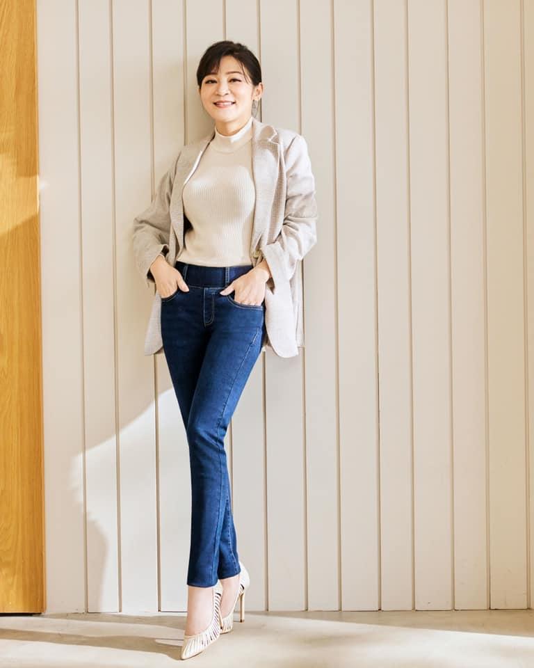 王彩樺年輕時曾被資深大哥闖房門,壓在床上險被性侵。(翻攝自王彩樺臉書)