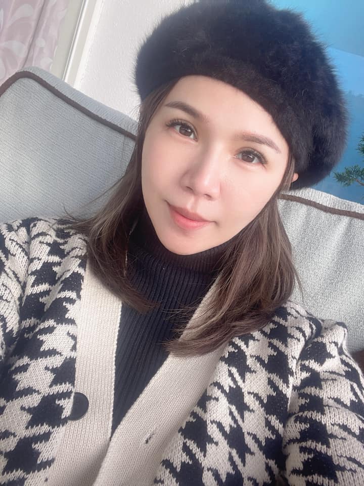 周婷婷曾遇過資深演藝人員拿鑰匙偷偷開她的門，壓在她身上準備性侵。（翻攝自周婷婷臉書）