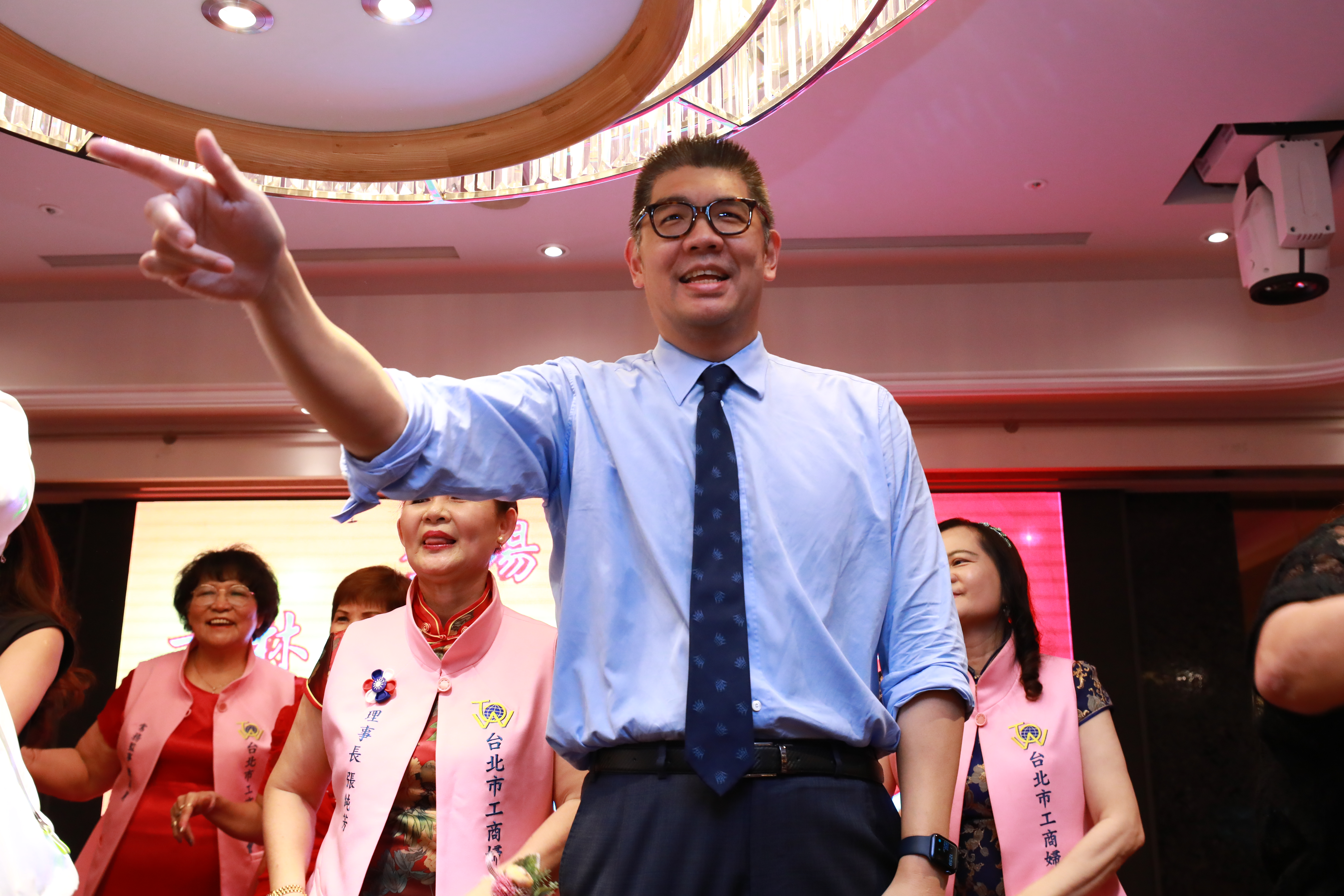 國民黨副主席連勝文（圖中）希望陳時中代表民進黨選北市，因為台北人可以趁機跟他算總帳。（本刊資料照）