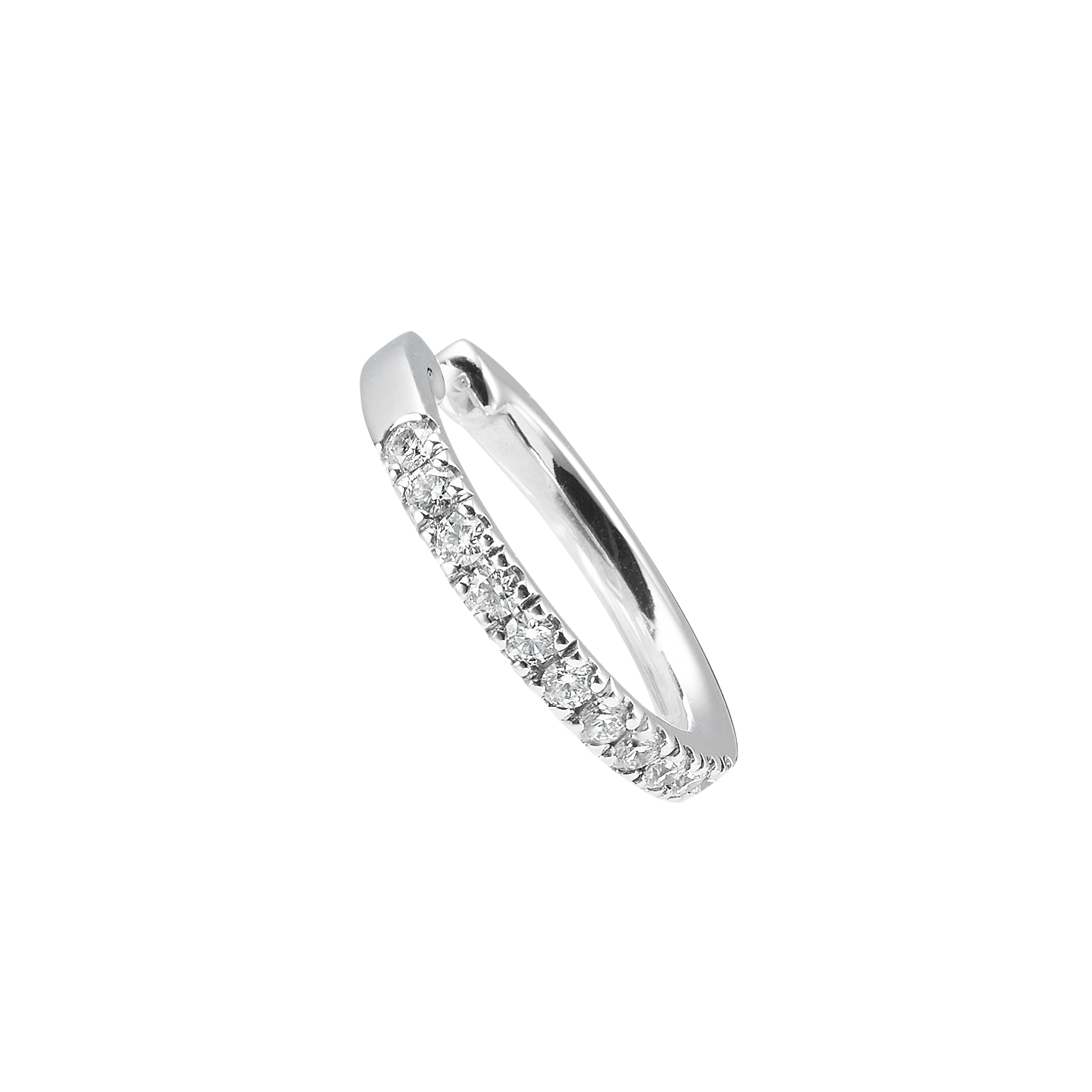 鑽石耳骨夾價格店洽 MIKIMOTO。（MIKIMOTO提供）