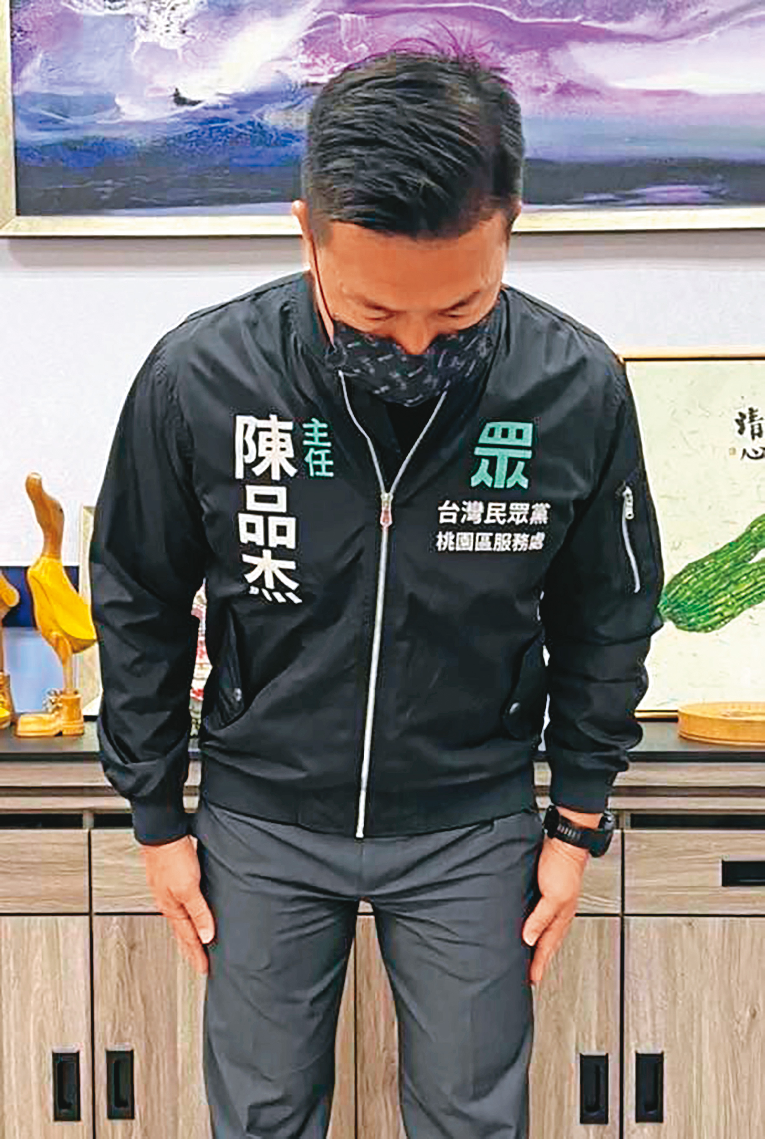 民眾黨桃園市第一選區市議員被提名人陳品杰被爆出酒駕前科後,已宣布退黨。(翻攝陳品杰臉書)