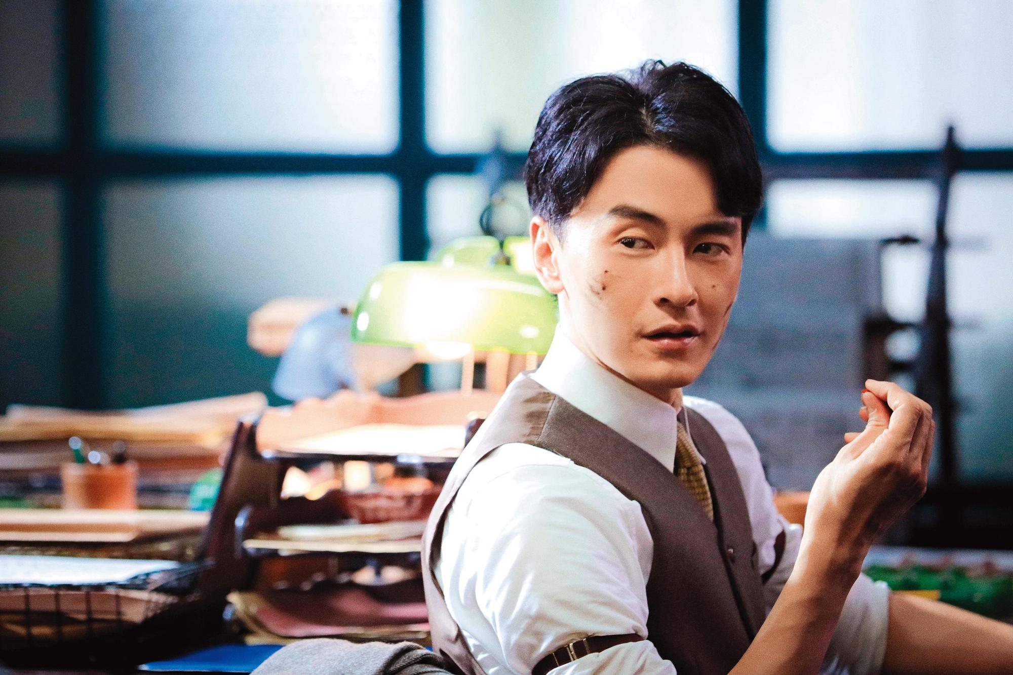 鄭元暢在改編自張愛玲小說的電視劇《半生緣》飾演痴情富家子沈世鈞。(中天提供)