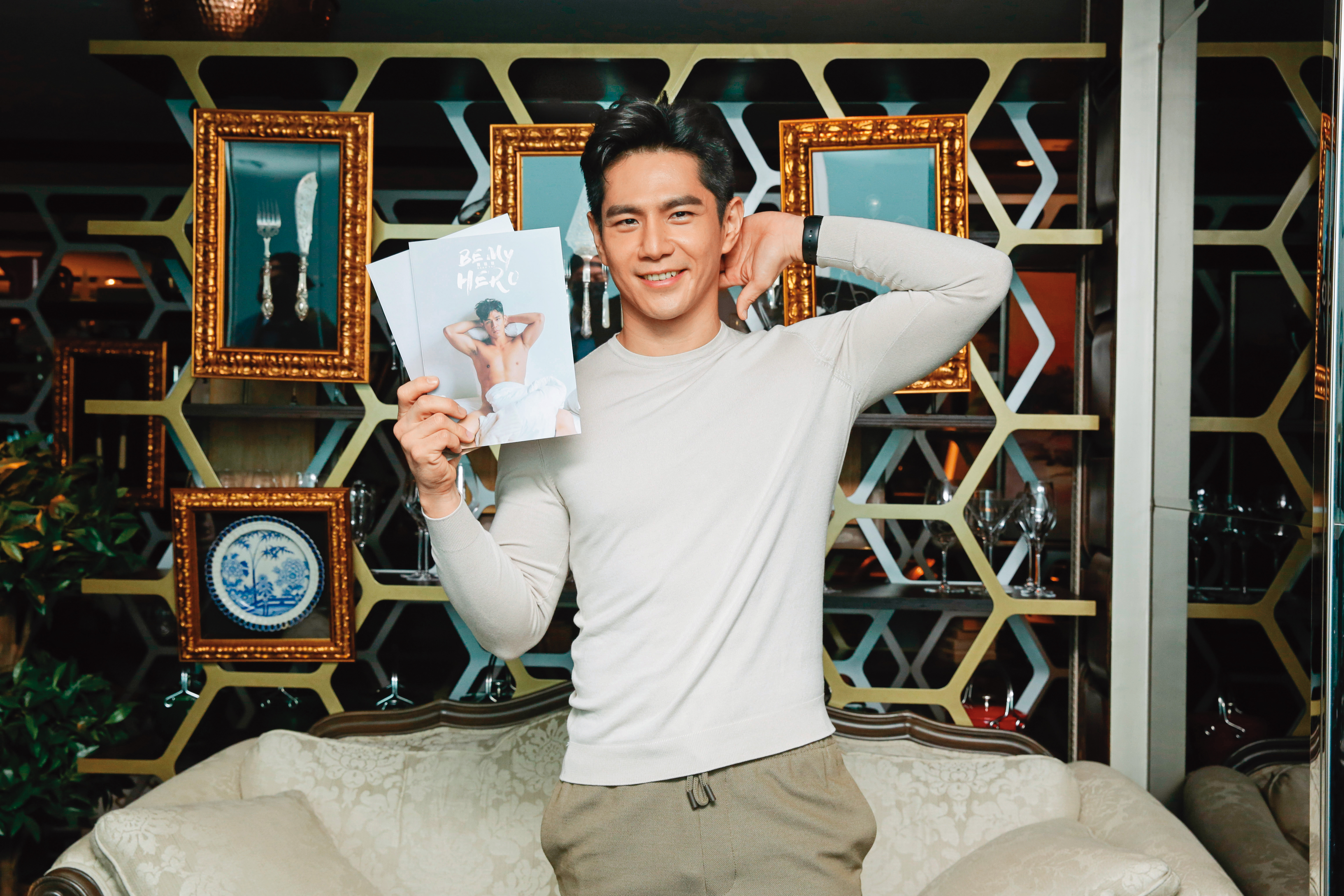 祖雄秀G凸照力證自己18公分，是說鄉民基本30公分起跳，18公分算小朋友了！