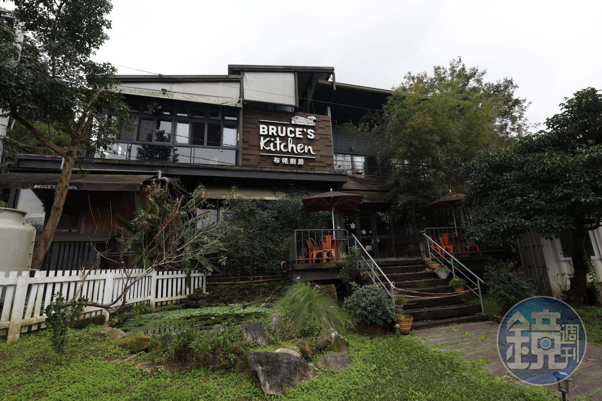 在新店安坑山上開了20年的「布佬廚房」，規劃有2層樓的用餐空間。