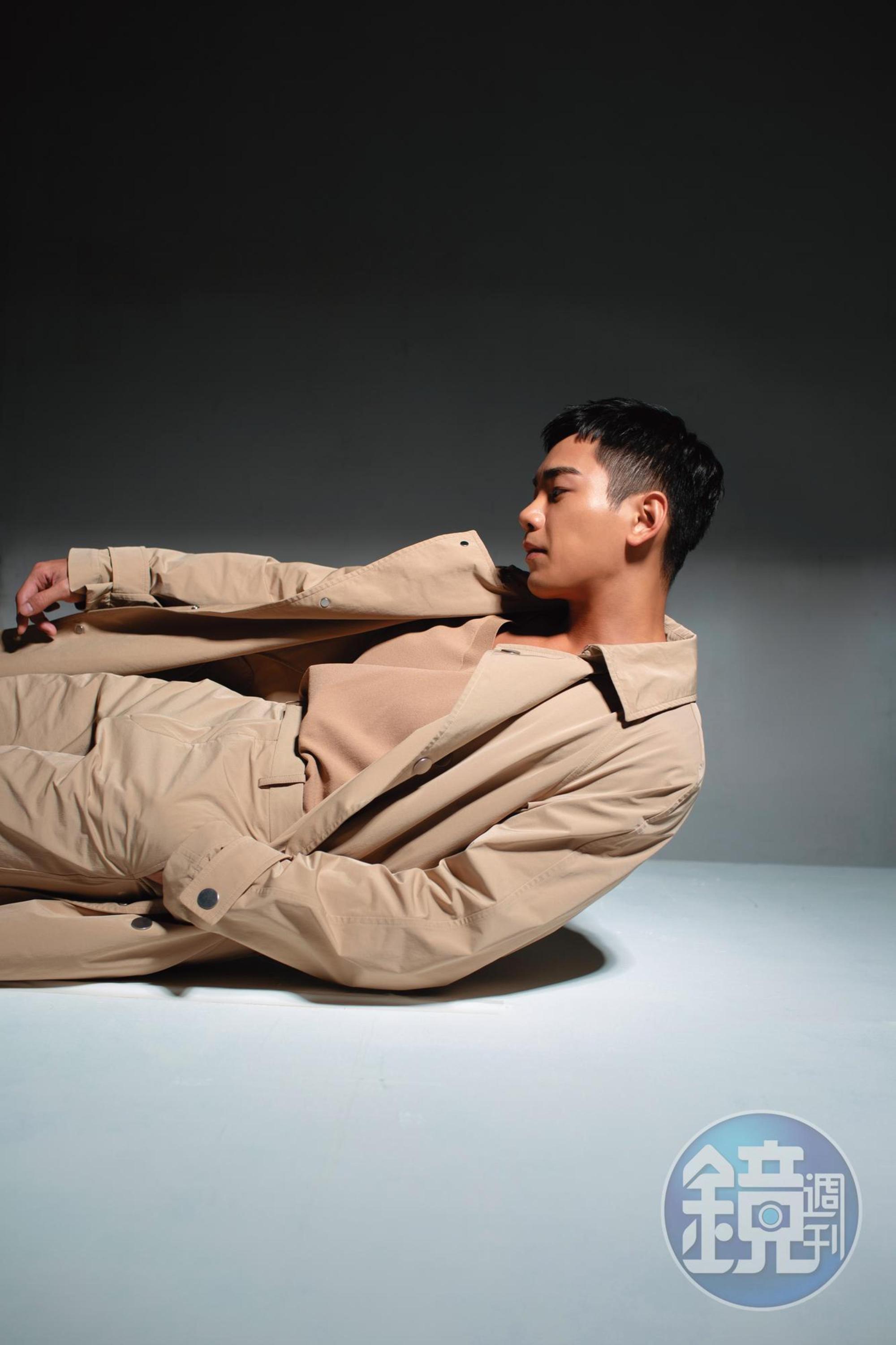 演員的工作就是現實與非現實,寫實與非寫實的臨界點,禾浩辰對拍戲的一切都越來越能處之泰然。