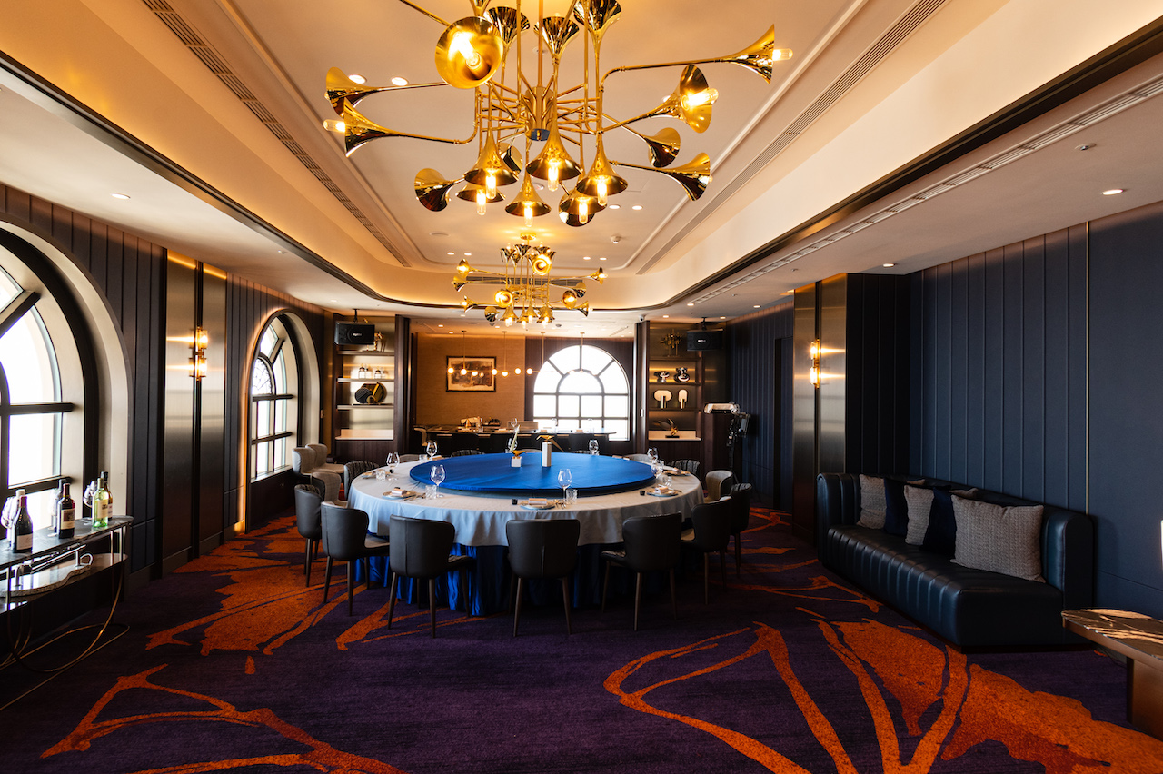 高雄「漢來大飯店」45樓高的預約制包廂「星光薈」，獨立包廂超氣派。