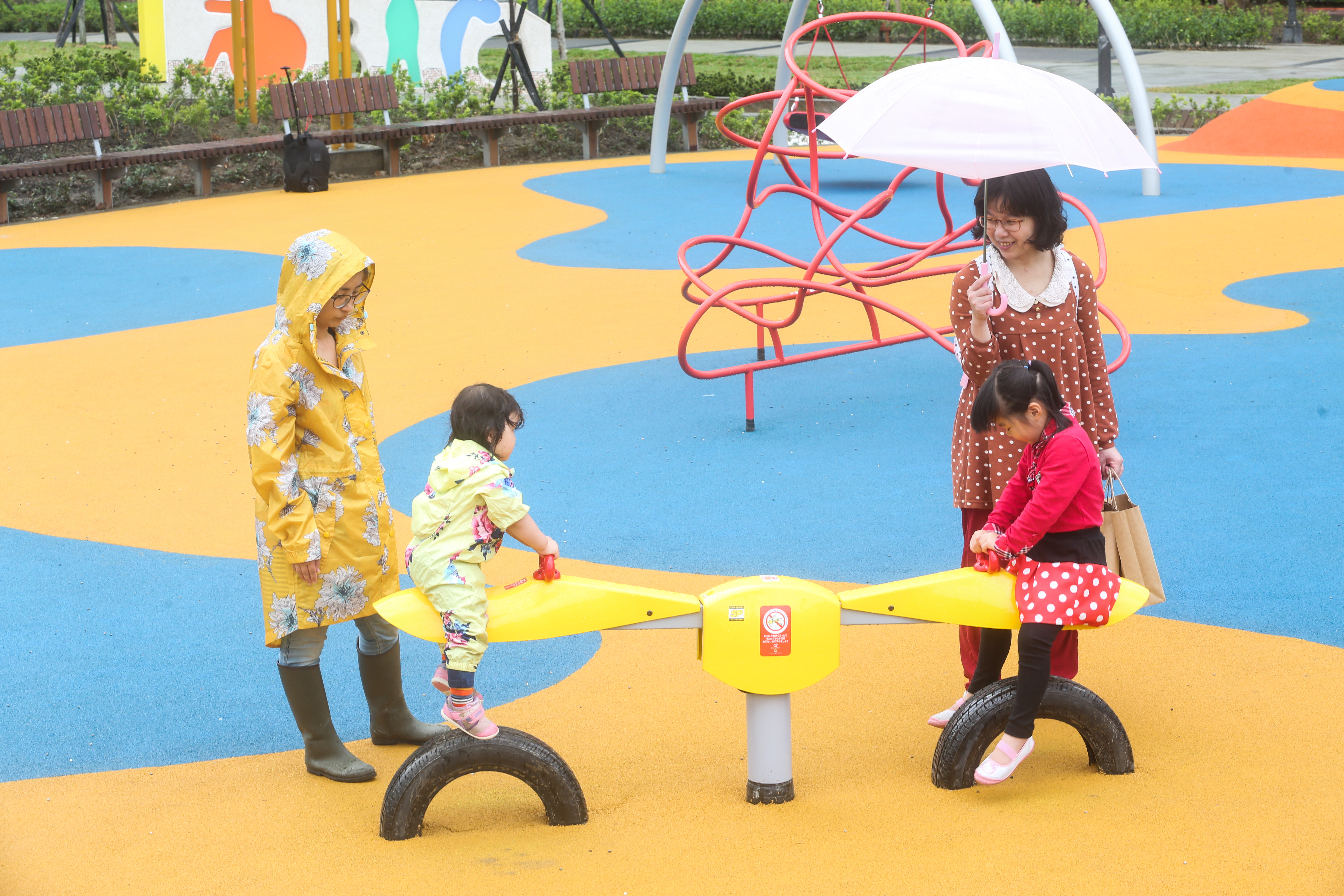 產壽險業者寄發超過百萬掛號信件，通知父母幫孩子投保的保額不足喪葬費用61.5萬元。（示意圖，本刊資料照）