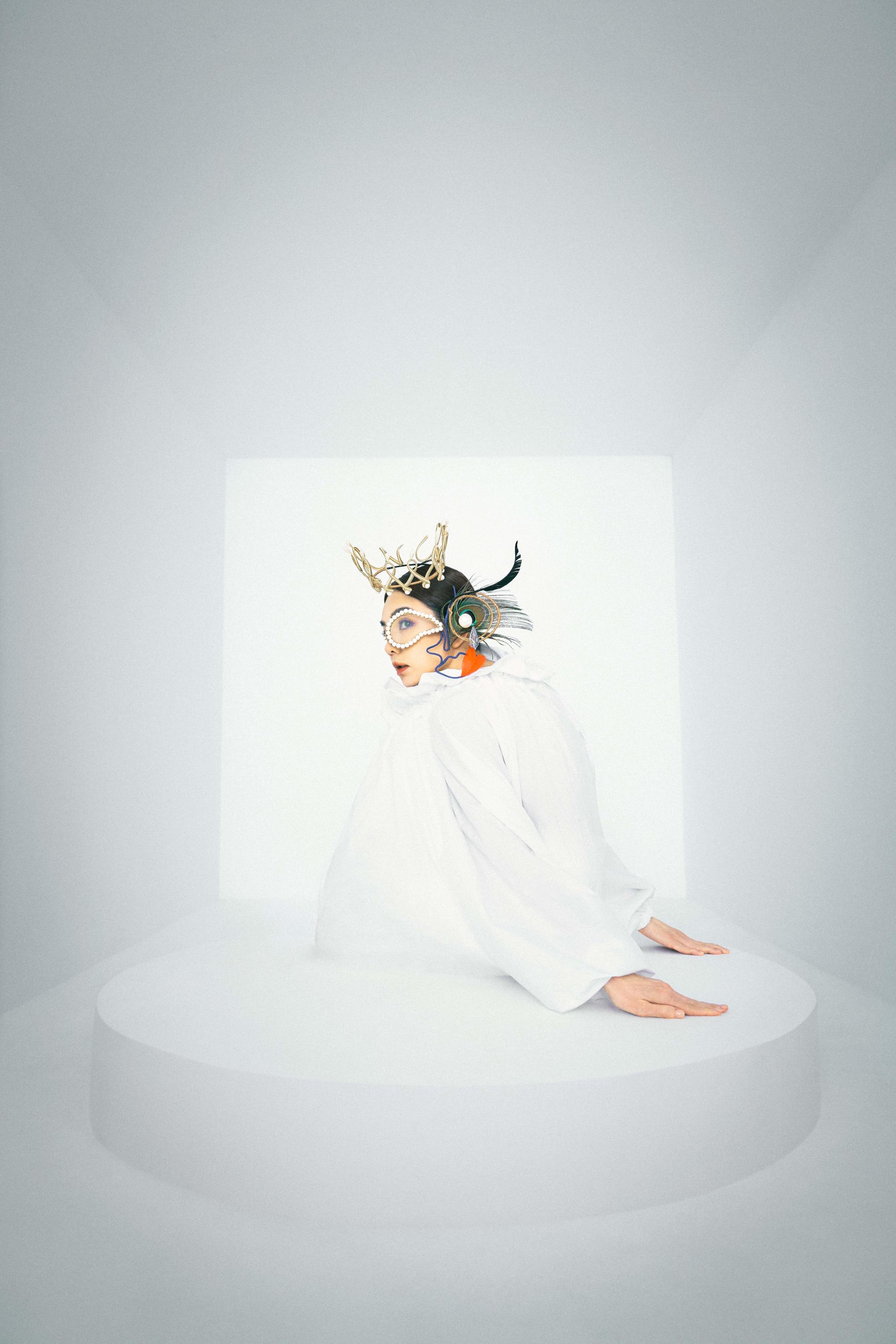 Ella陳嘉樺個人大型巡演《艾拉秀》5月28日在高雄流行音樂中心海音館登場。（寬魚國際、勁樺娛樂提供）