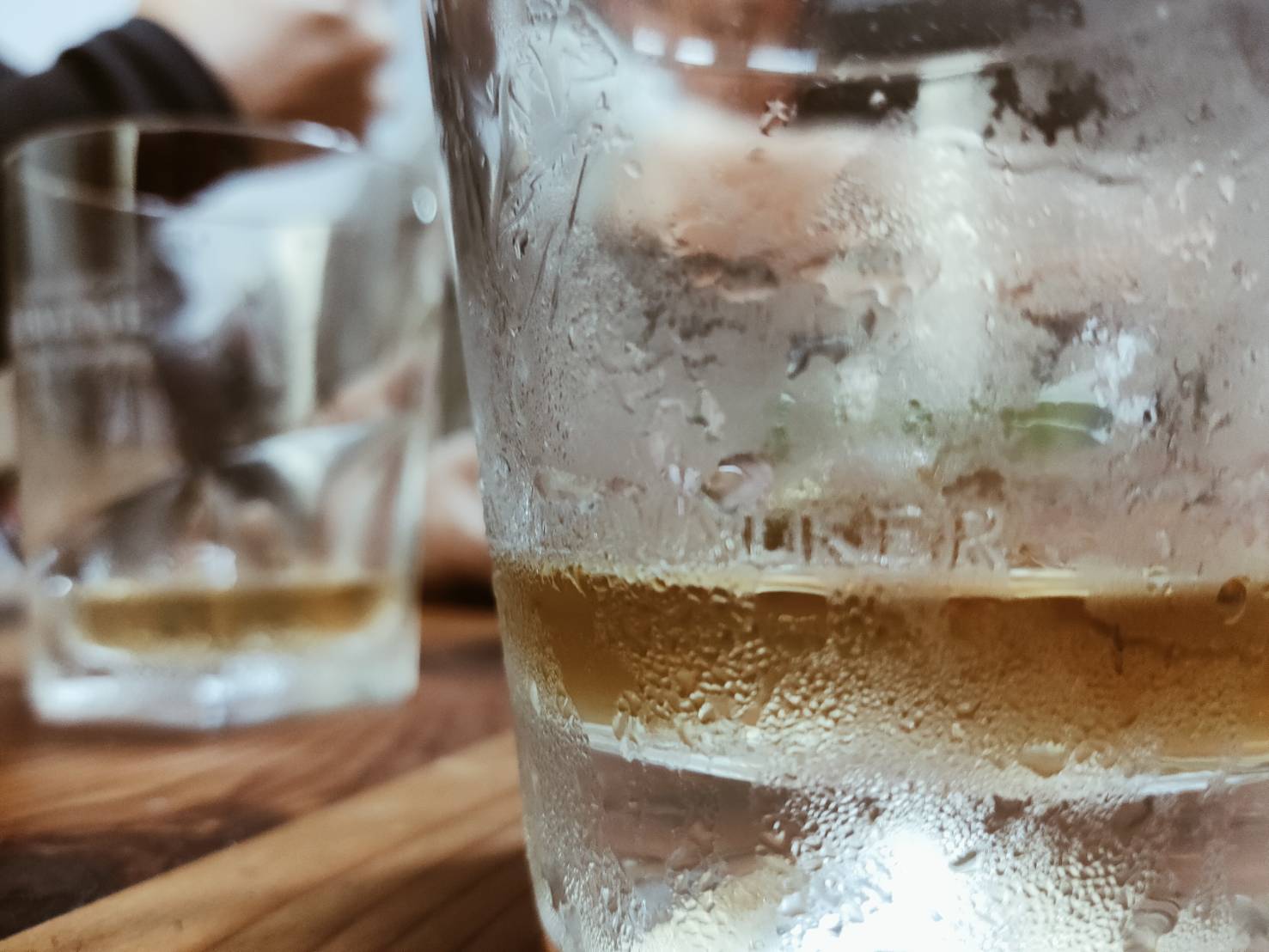 一名女業務在聚餐期間，遭主管在眾目睽睽下，以「她是我們公司最會喝的酒家女」稱呼，她認為遭到性騷擾而向勞工局申訴。（新北市政府勞工局提供）