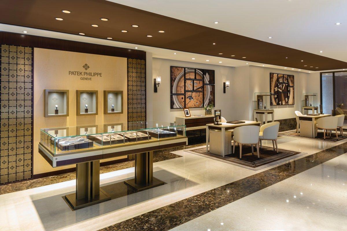 位於台北東區核心商圈的「寶島鐘錶名店」重新整建其百達翡麗（PATEK PHILIPPE）專賣店，升級擴大其店面與裝潢規格。