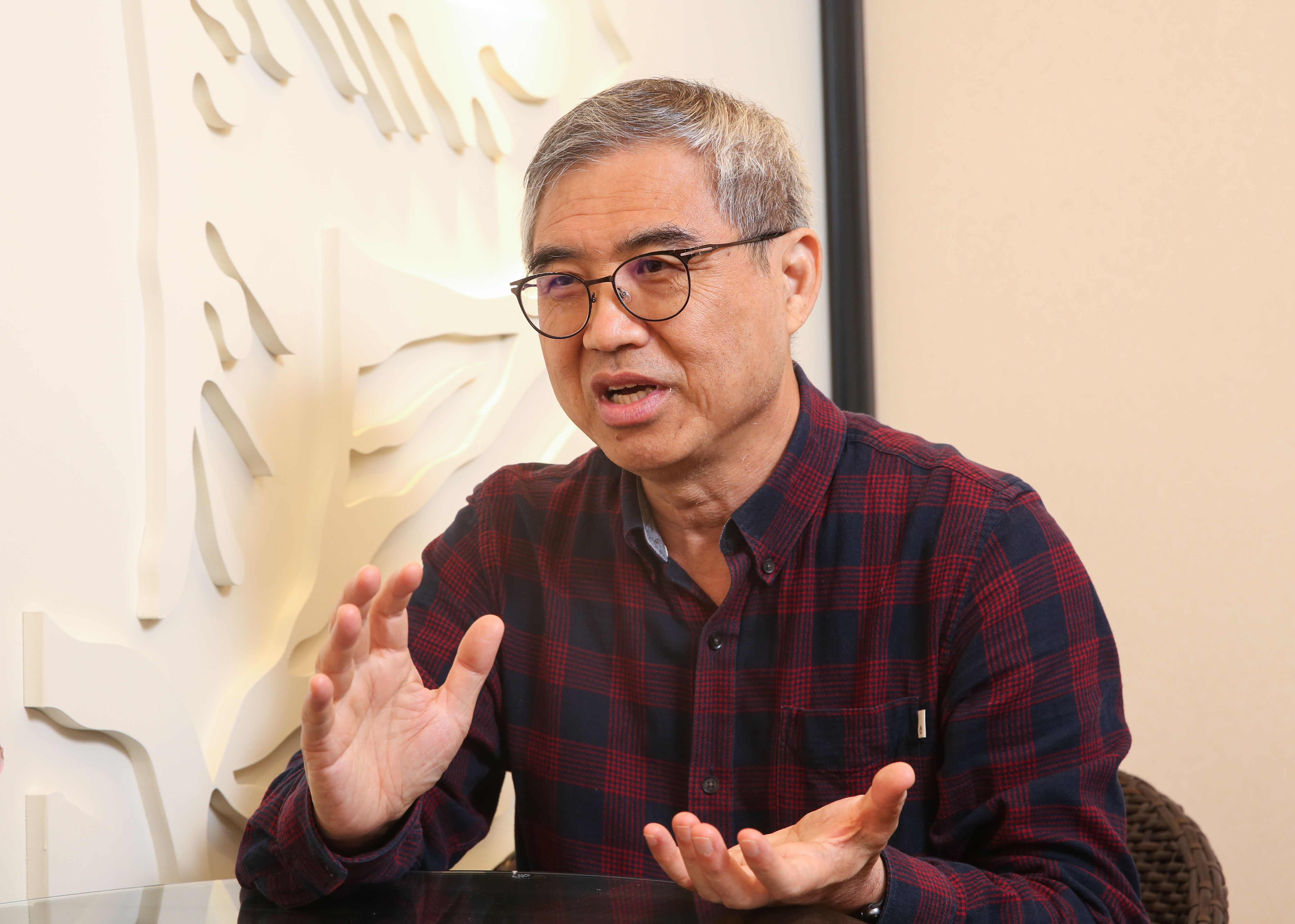 怪老子利用股債配置法，不須猜測市場走勢，就可以賺取長期向上的獲利。