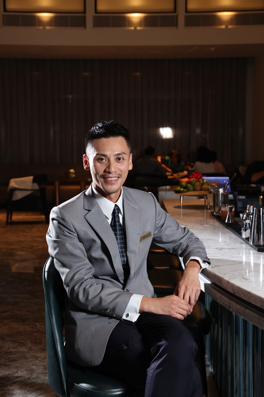 BL.T 33酒吧經理蔡家豪曾在英國倫敦擔任調酒師，尤其偏愛琴酒和琴酒特調。