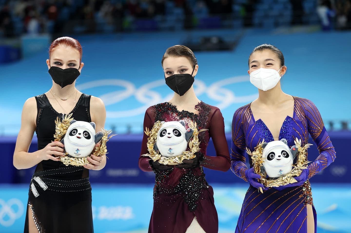 花滑女單賽事昨晚落幕,卻出現不少小插曲。(翻攝自推特@Olympic_Russia)