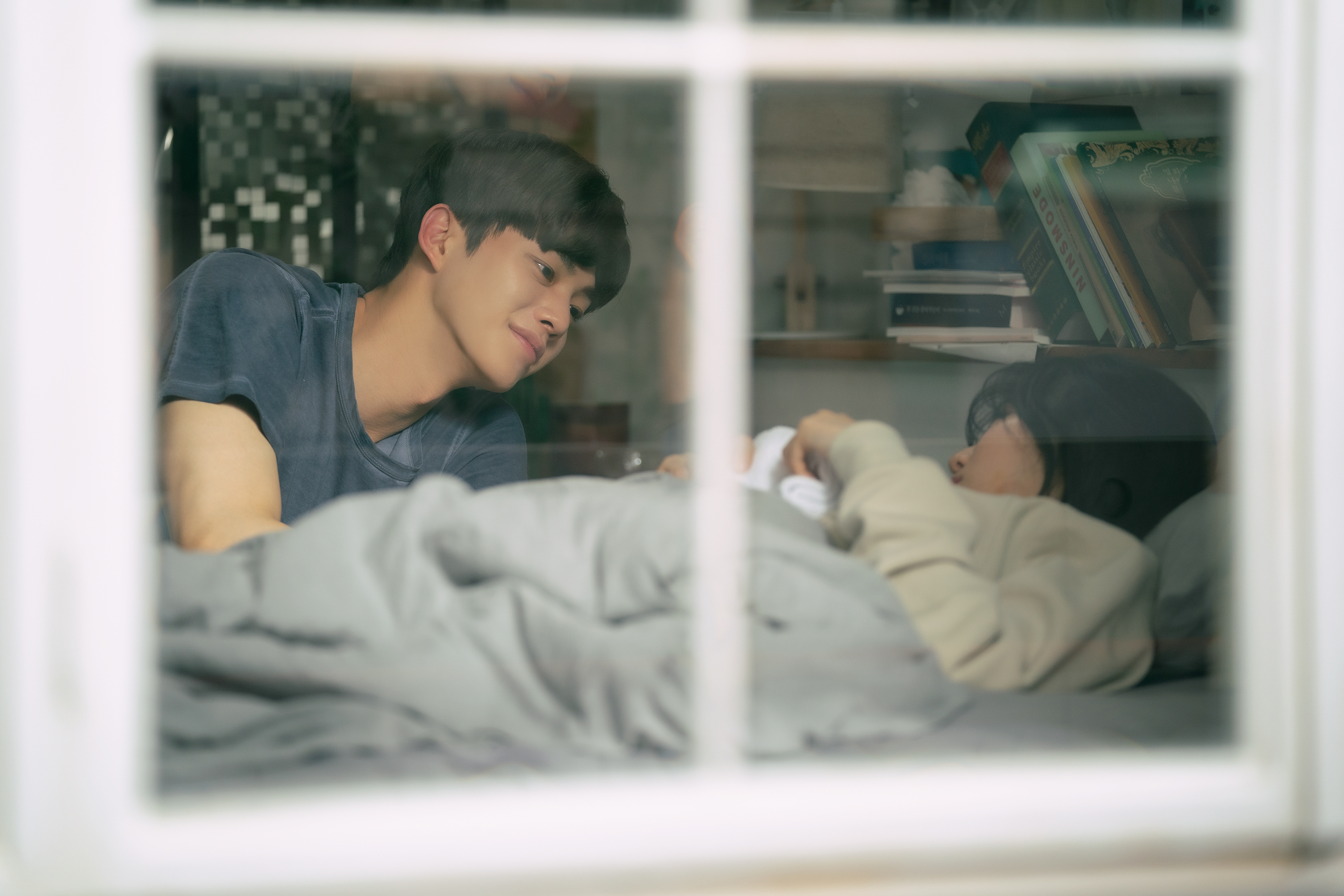 宋江與韓韶禧在《無法抗拒的他》有多場親密戲。(Netflix提供)