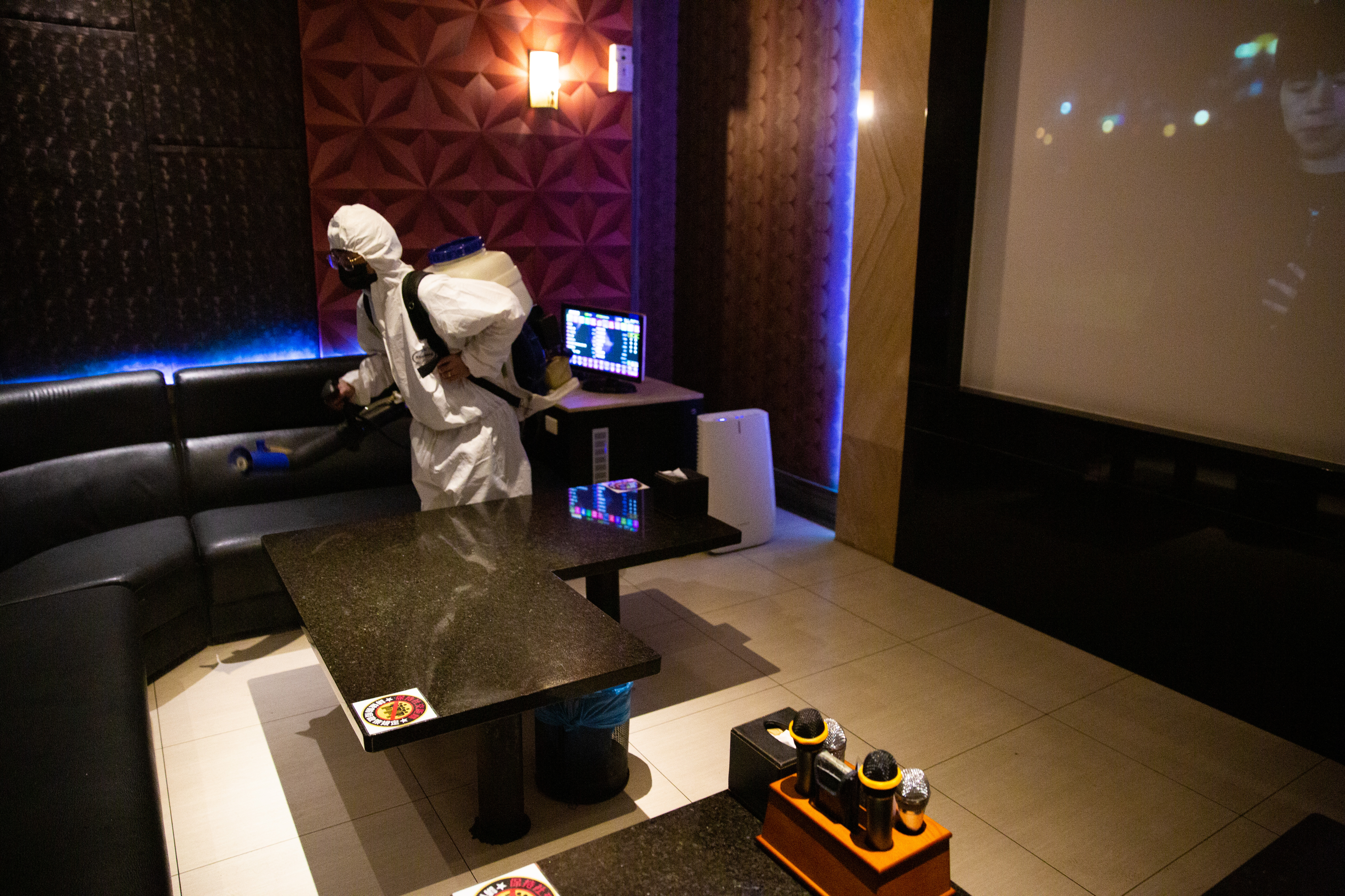 新北設計師衍生出房屋代銷案，總計有73人以上參加聚餐、KTV唱歌等活動，導致該案持續擴大。（示意圖，本刊資料照）