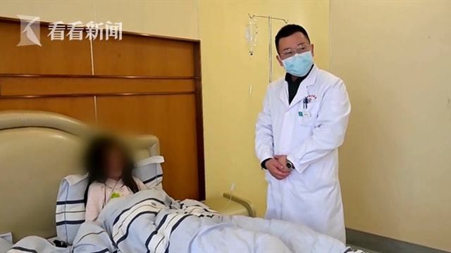 女童視力模糊向母求救，卻被懷疑是不想寫作業裝病，嚴重延誤黃金治療時機。（翻攝《看看新聞》）