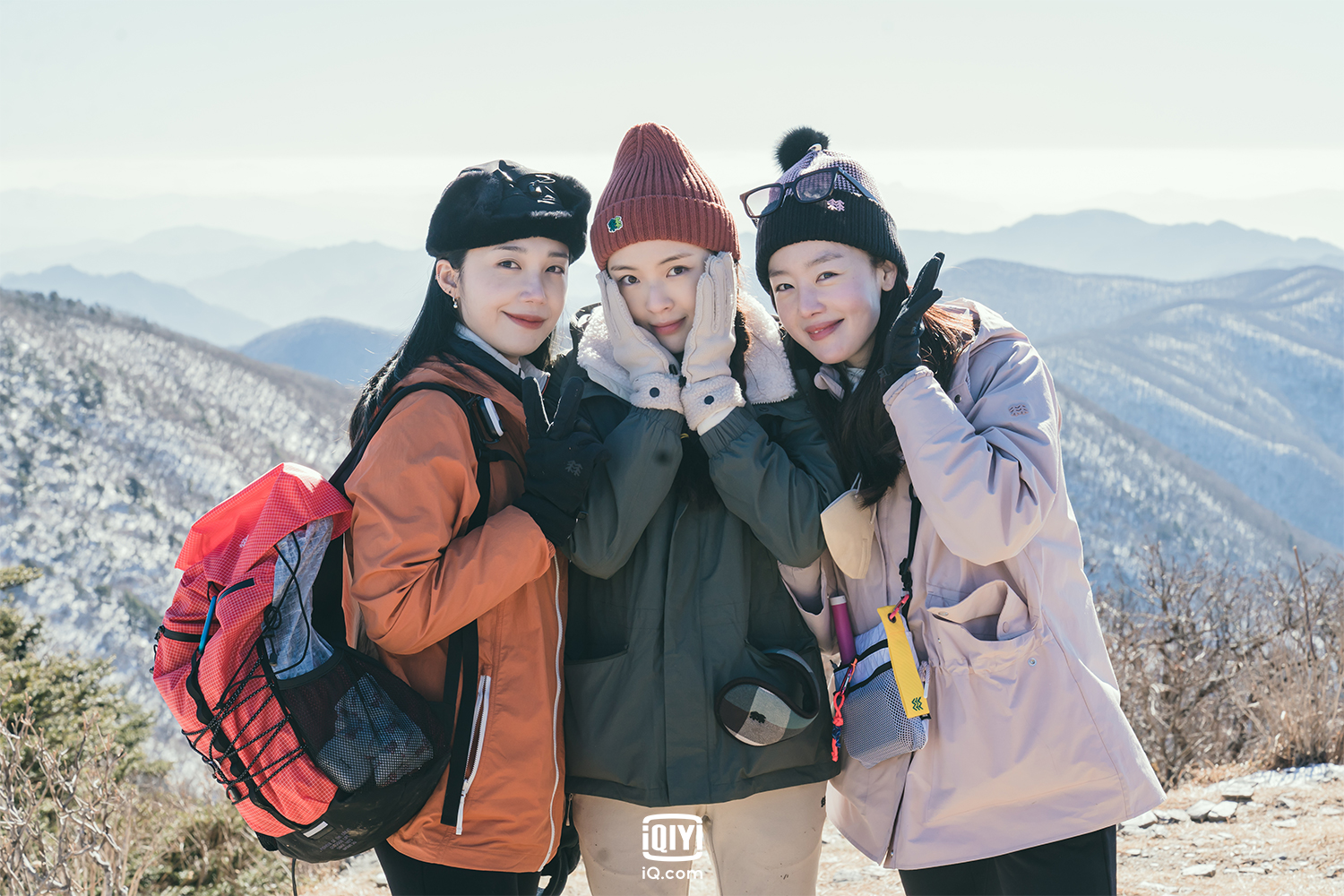 李先彬、韓善伙、鄭恩地下周將征服漢拿山，十分期待。（愛奇藝國際站提供）