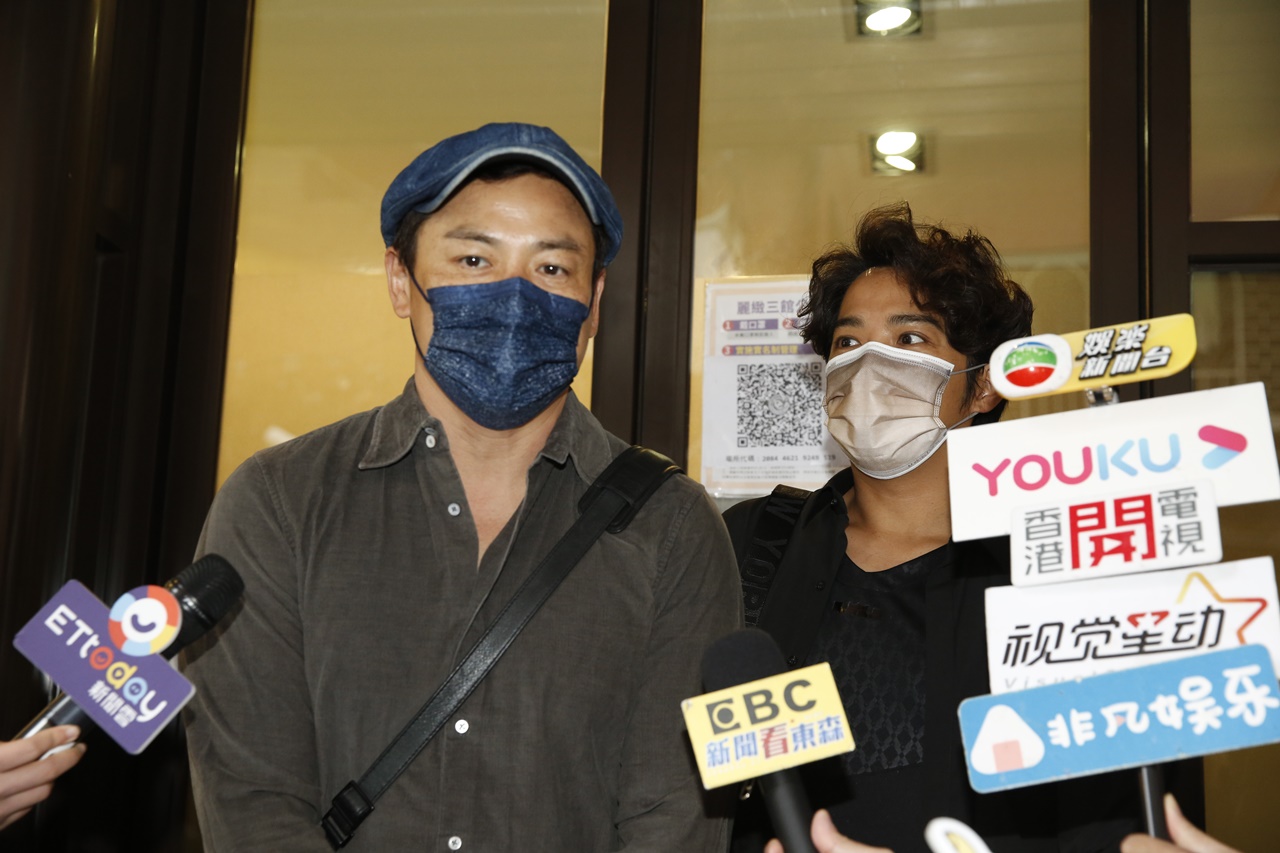 江宏恩、陳子強今天一同前來巴戈靈堂致意。