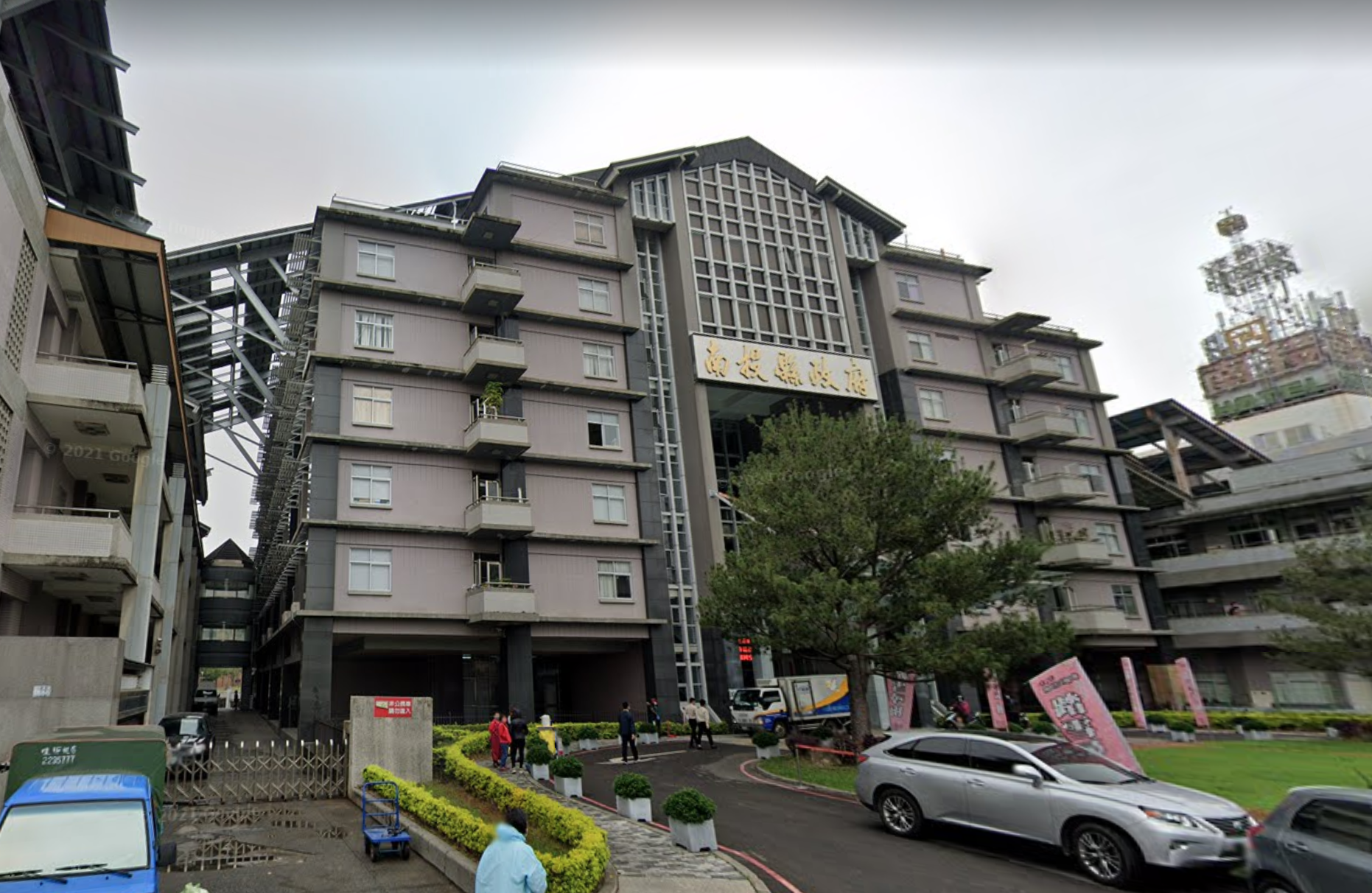 南投縣政府爆出值班警察是「爽缺」，不僅可以看電視還能滑手機偷懶的爭議。（翻攝自Google Map）