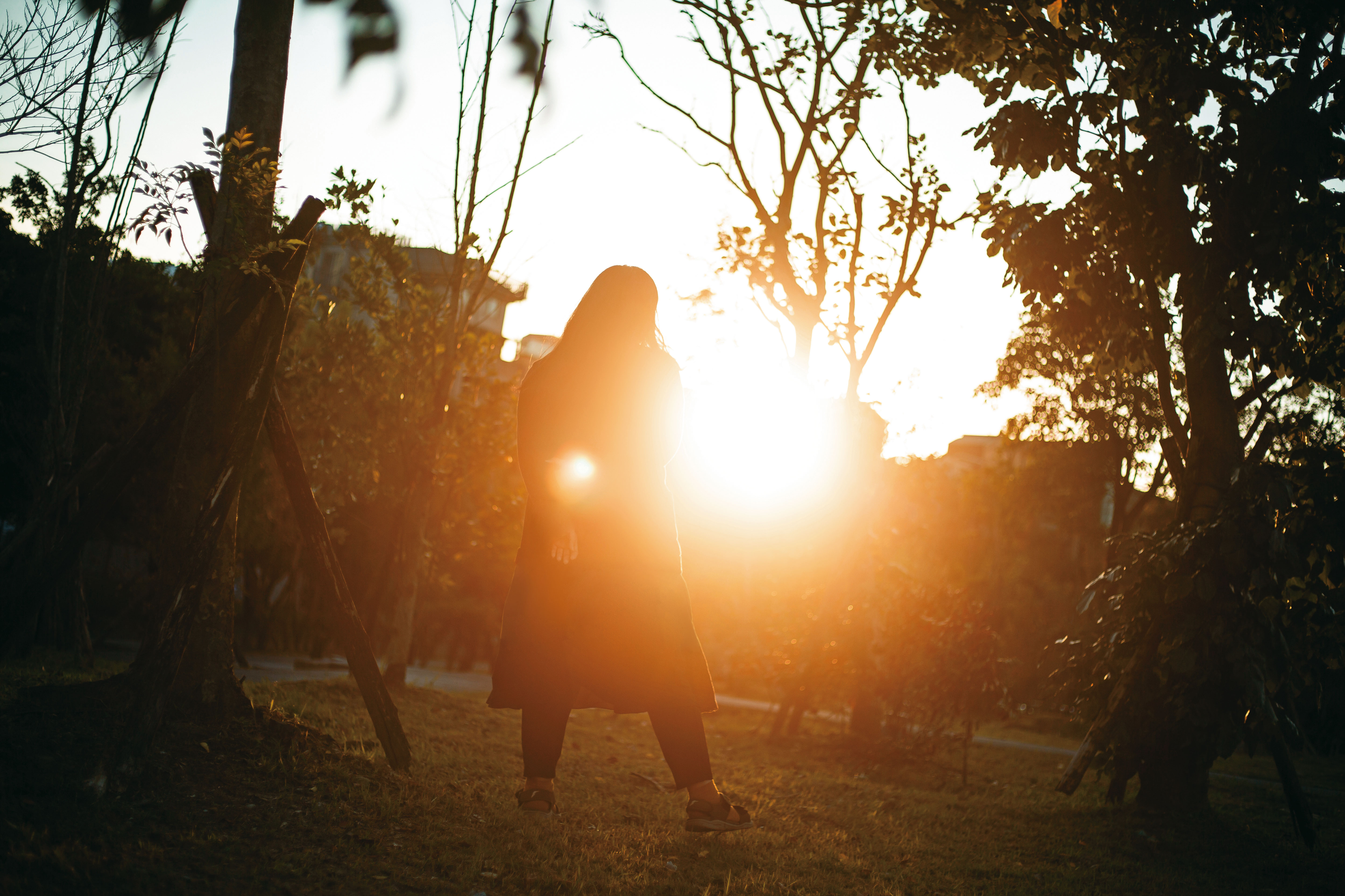 吳寶流發現許多好友知道她確診，明明好奇經歷，卻不敢問，直到她主動宣布自己康復，朋友們才紛紛來問，原因是：「他們怕我不想被知道。」（為保護當事人，照片經變裝處理）