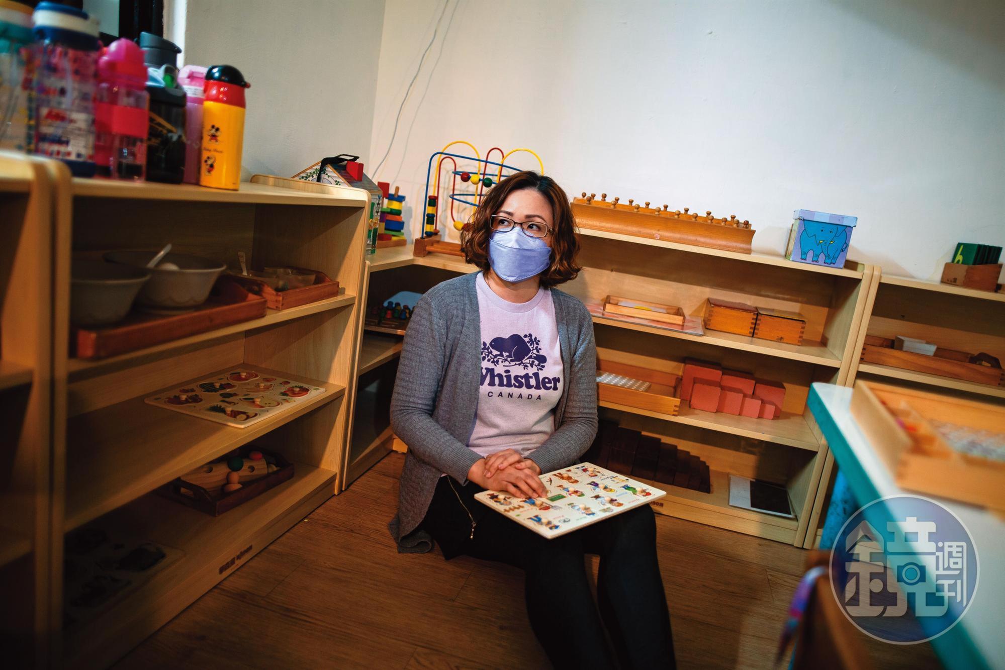 幼兒園因群聚感染事件引來媒體關注，過程中，主任Joyce協助各政府單位進行疫調，也挺身面對新聞媒體，說明幼兒園情況。