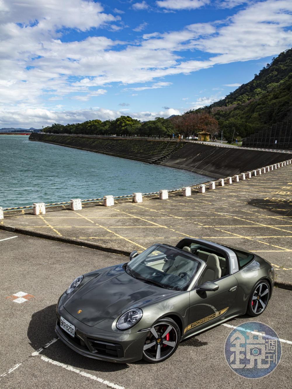 PORSCHE 911 Targa 4S