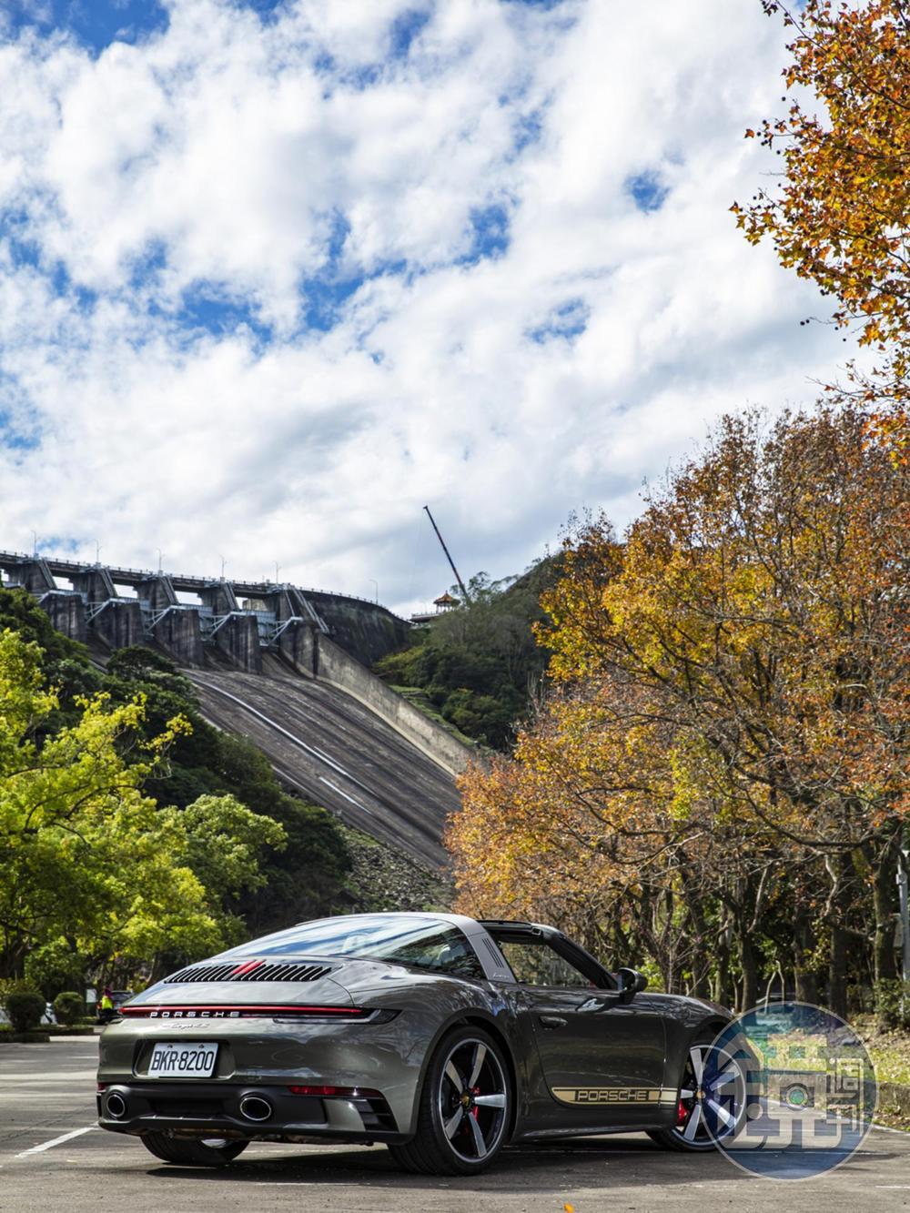 PORSCHE 911 Targa 4S