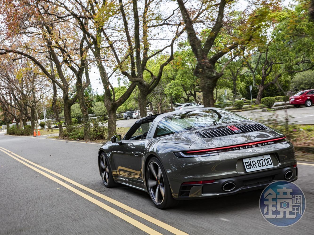 PORSCHE 911 Targa 4S