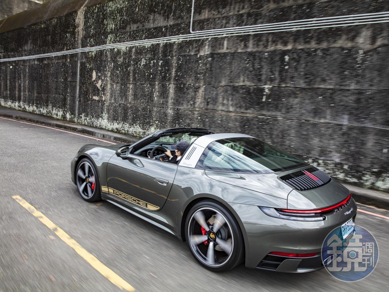 PORSCHE 911 Targa 4S