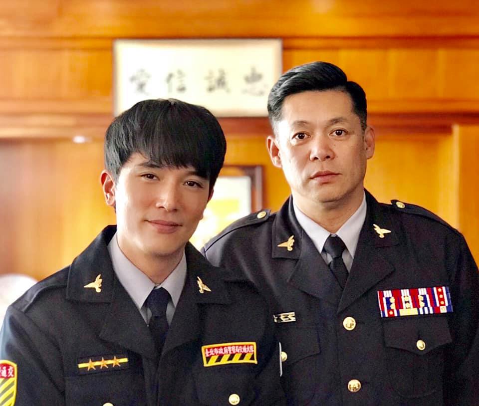 汪建民（右）的債務問題再度浮上檯面。（翻攝汪建民臉書）