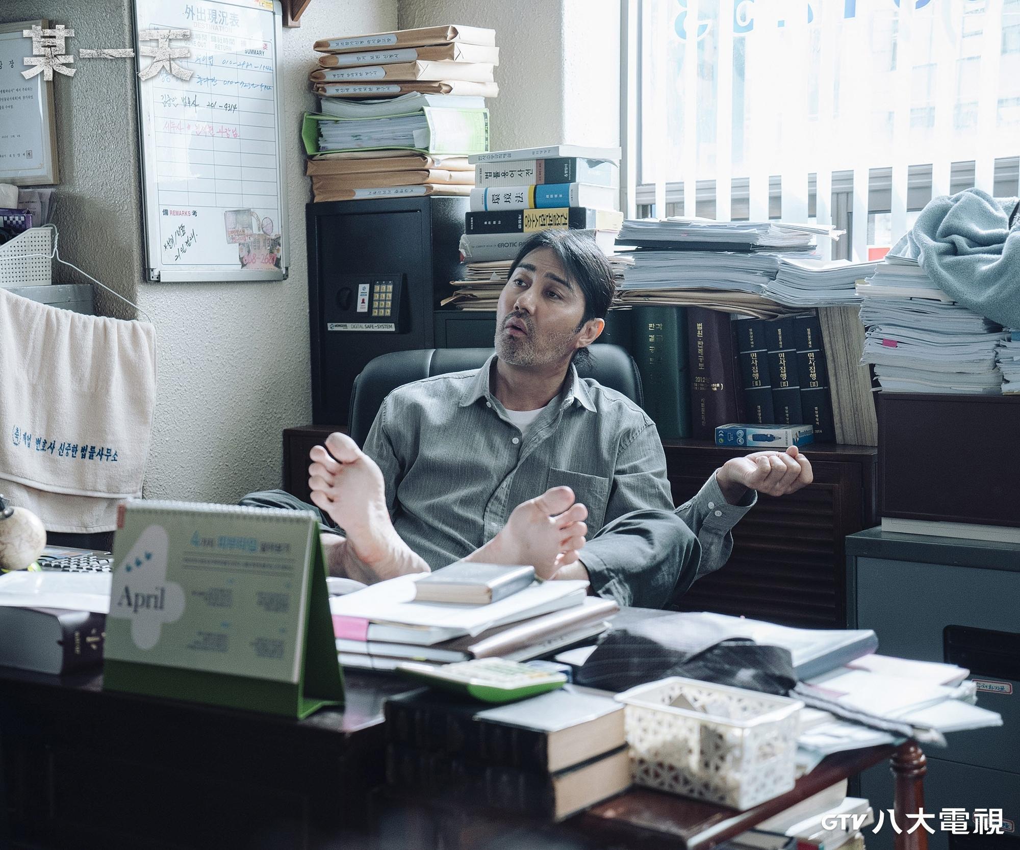 演過許多作品的車勝元被《某一天》長鏡頭拍攝手法激怒。（八大戲劇台提供）
